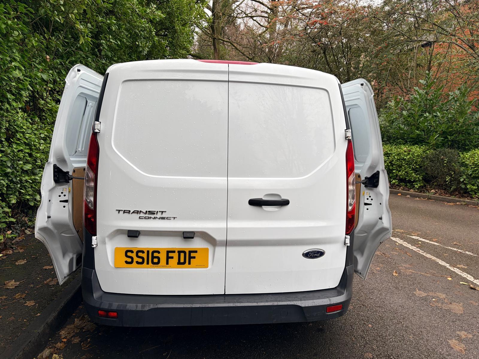 Ford Transit Connect 1.5 TDCi 220 Combi Van 6dr Diesel Manual L1 H1 (124 g/km, 74 bhp)