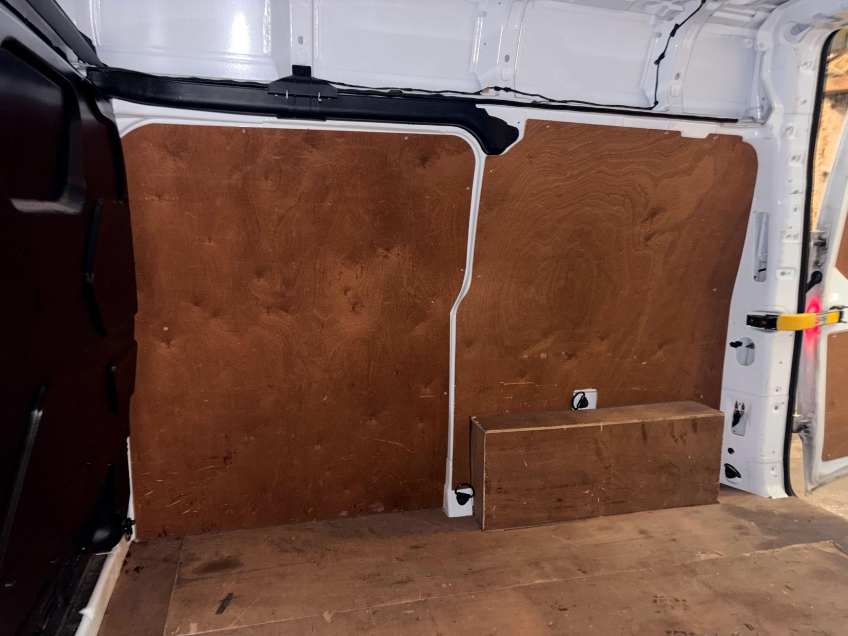 Ford Transit Custom 2.0 300 EcoBlue Leader Panel Van 5dr Diesel Manual L1 H2 Euro 6 (s/s) (105 ps)