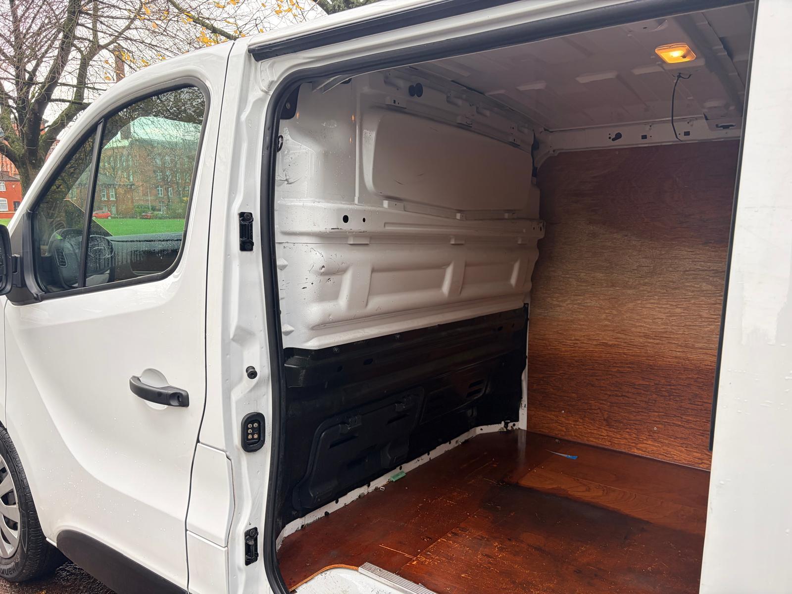 Vauxhall Vivaro 1.6 CDTi 2700 Sportive Panel Van 5dr Diesel Manual L1 H1 Euro 6 (120 ps)