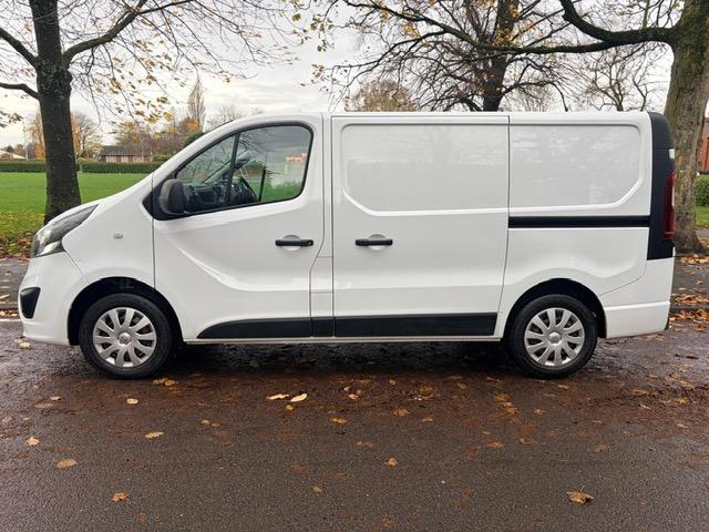 Vauxhall Vivaro 1.6 CDTi 2700 Sportive Panel Van 5dr Diesel Manual L1 H1 Euro 6 (120 ps)
