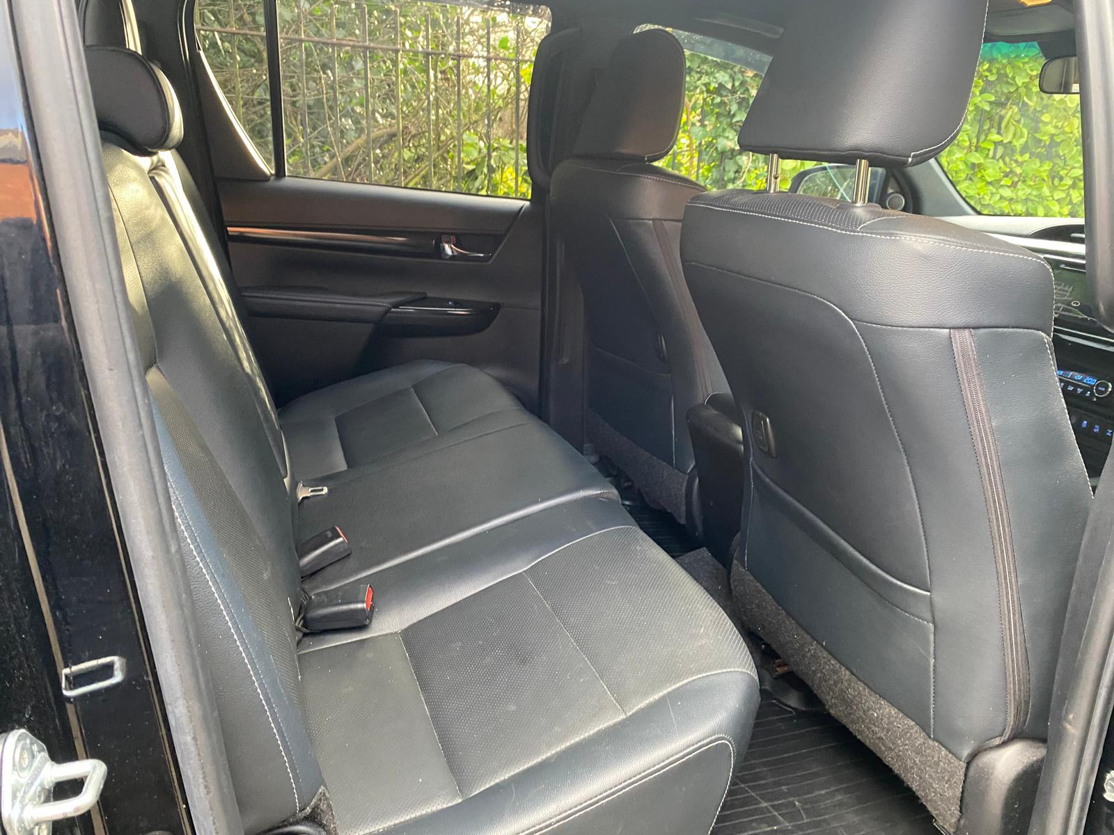Toyota Hilux 2.4 D-4D Invincible X Pickup Double Cab 4dr Diesel Auto 4WD Euro 6 (s/s) (TSS) (150 ps)