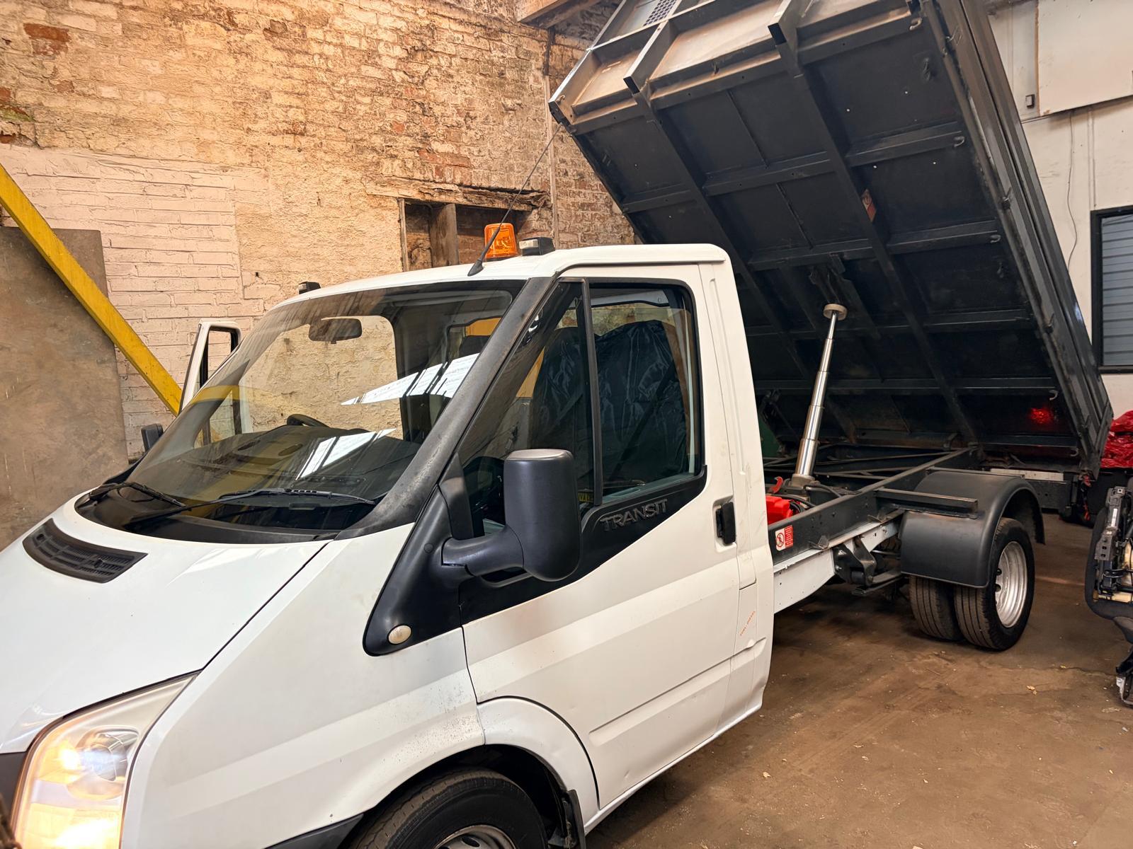 Ford Transit 2.2 TDCi 350 Chassis Cab 2dr Diesel Manual RWD L3 (DRW) (123 bhp)