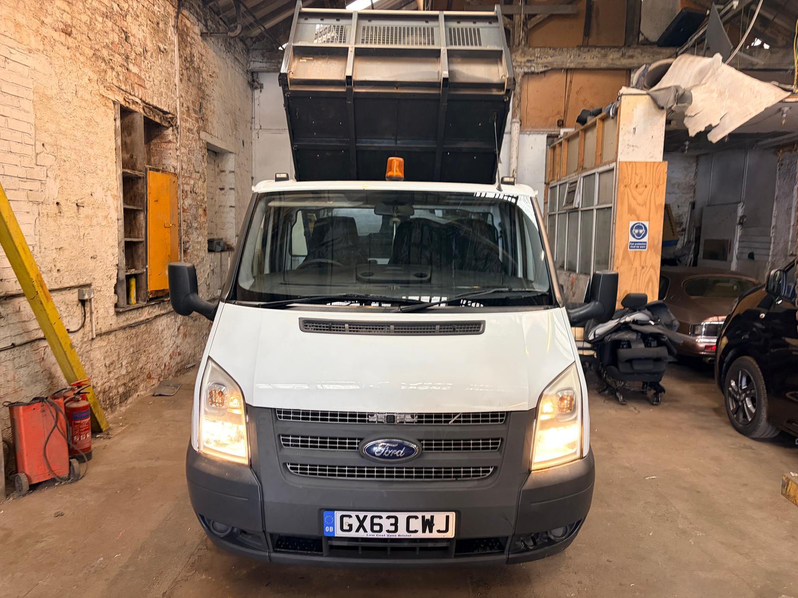 Ford Transit 2.2 TDCi 350 Chassis Cab 2dr Diesel Manual RWD L3 (DRW) (123 bhp)