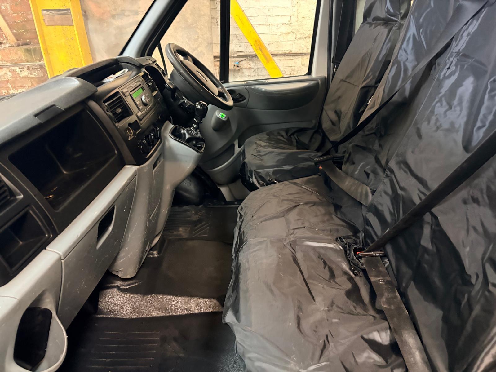 Ford Transit 2.2 TDCi 350 Chassis Cab 2dr Diesel Manual RWD L3 (DRW) (123 bhp)