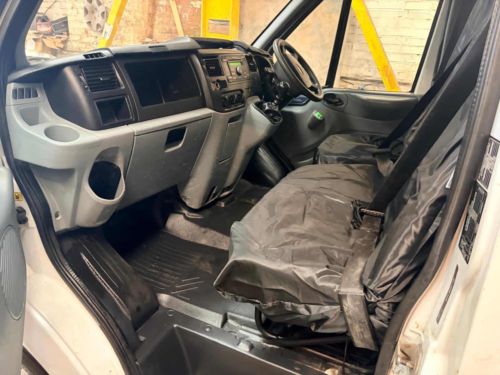Ford Transit 2.2 TDCi 350 Chassis Cab 2dr Diesel Manual RWD L3 (DRW) (123 bhp)