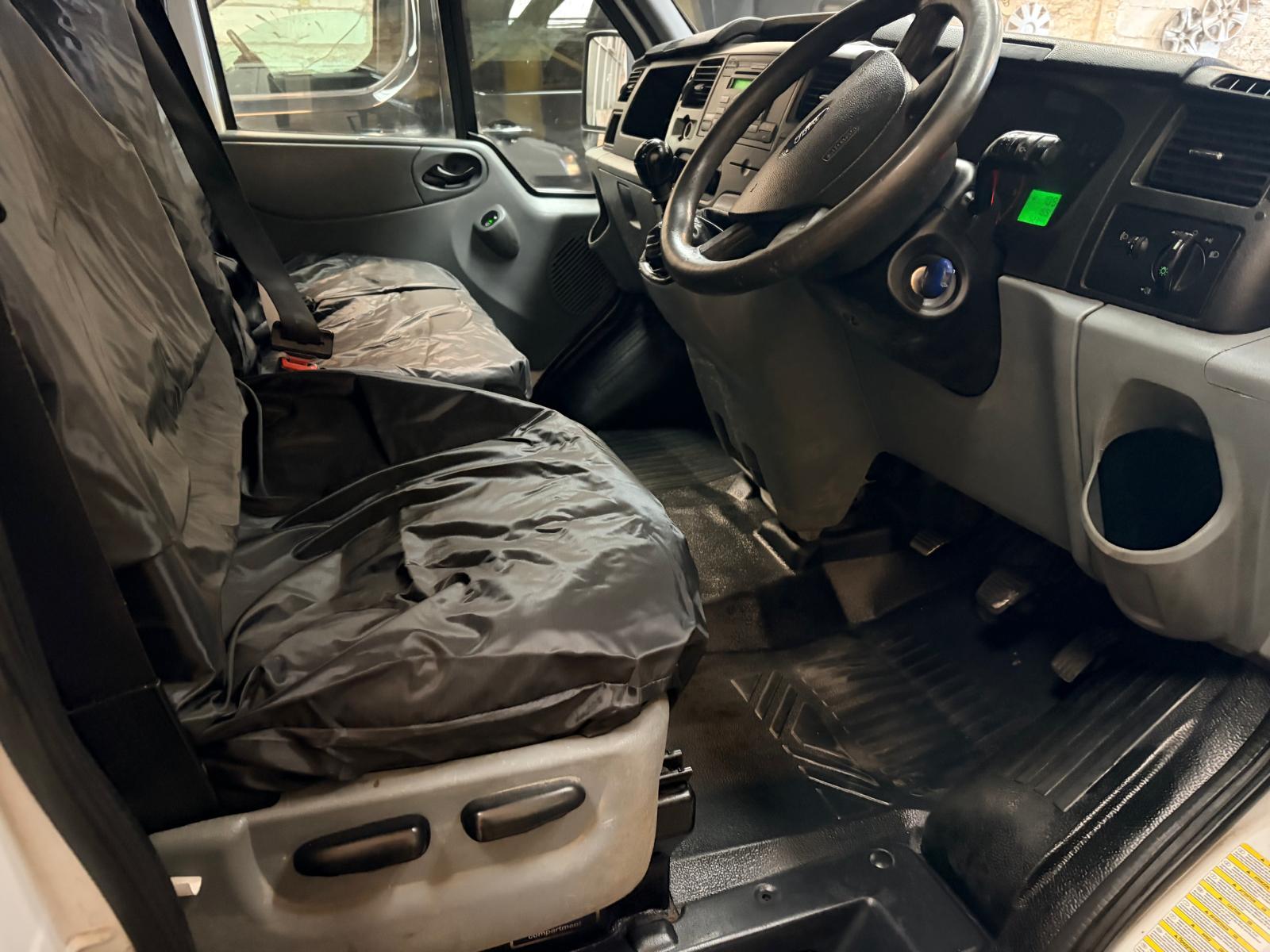 Ford Transit 2.2 TDCi 350 Chassis Cab 2dr Diesel Manual RWD L3 (DRW) (123 bhp)