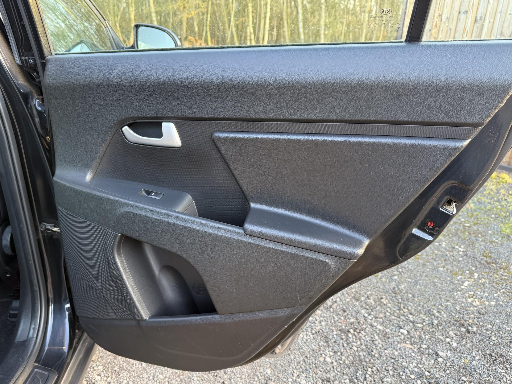 Kia Sportage 1.7 CRDi EcoDynamics 1 SUV 5dr Diesel Manual 2WD Euro 5 (s/s) (114 bhp)