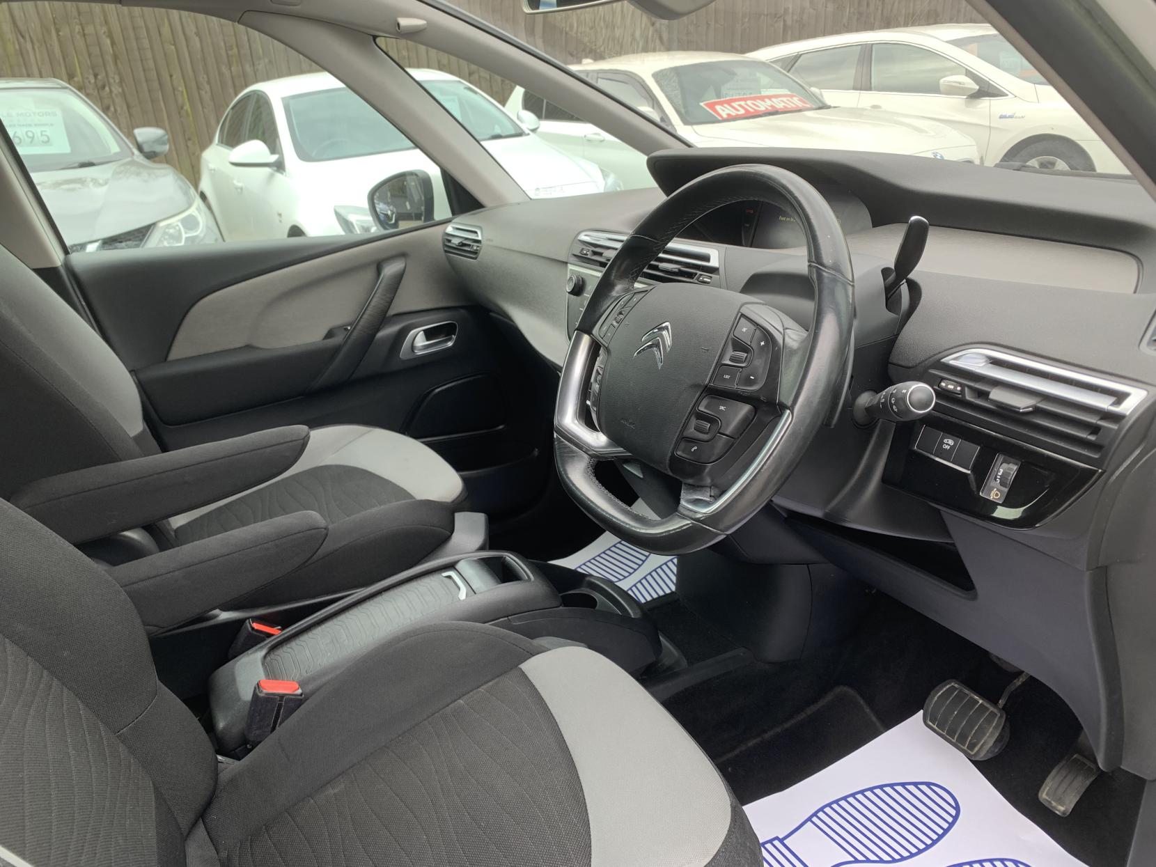 Citroen Grand C4 Picasso 1.6 e-HDi Airdream Exclusive MPV 5dr Diesel ETG6 Euro 5 (s/s) (115 ps)