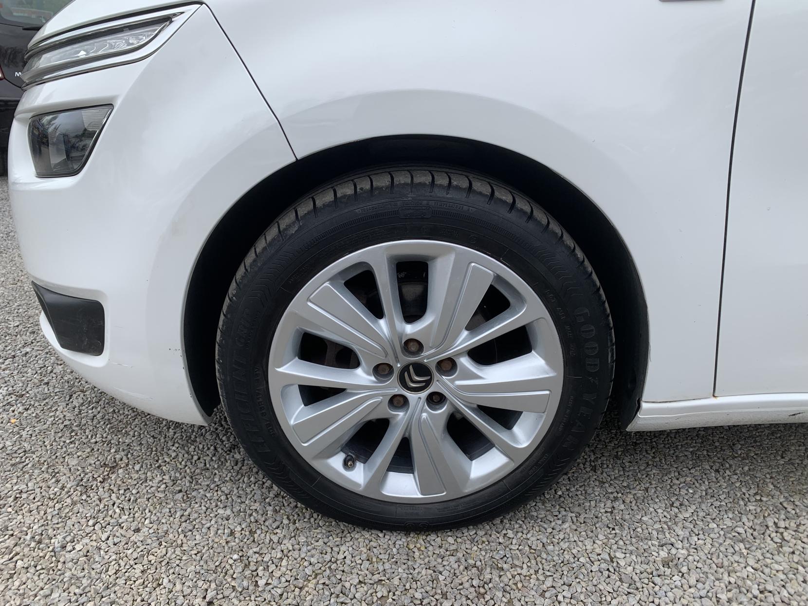 Citroen Grand C4 Picasso 1.6 e-HDi Airdream Exclusive MPV 5dr Diesel ETG6 Euro 5 (s/s) (115 ps)