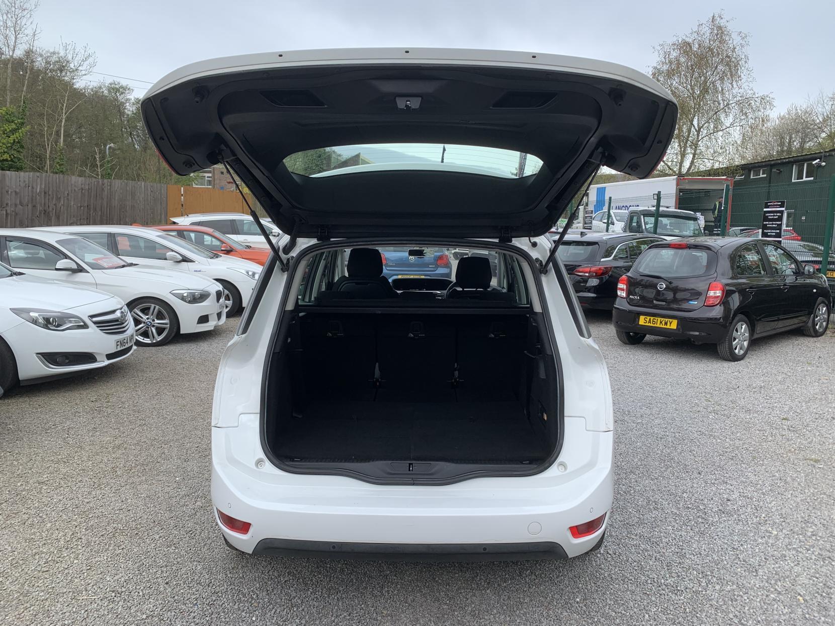 Citroen Grand C4 Picasso 1.6 e-HDi Airdream Exclusive MPV 5dr Diesel ETG6 Euro 5 (s/s) (115 ps)