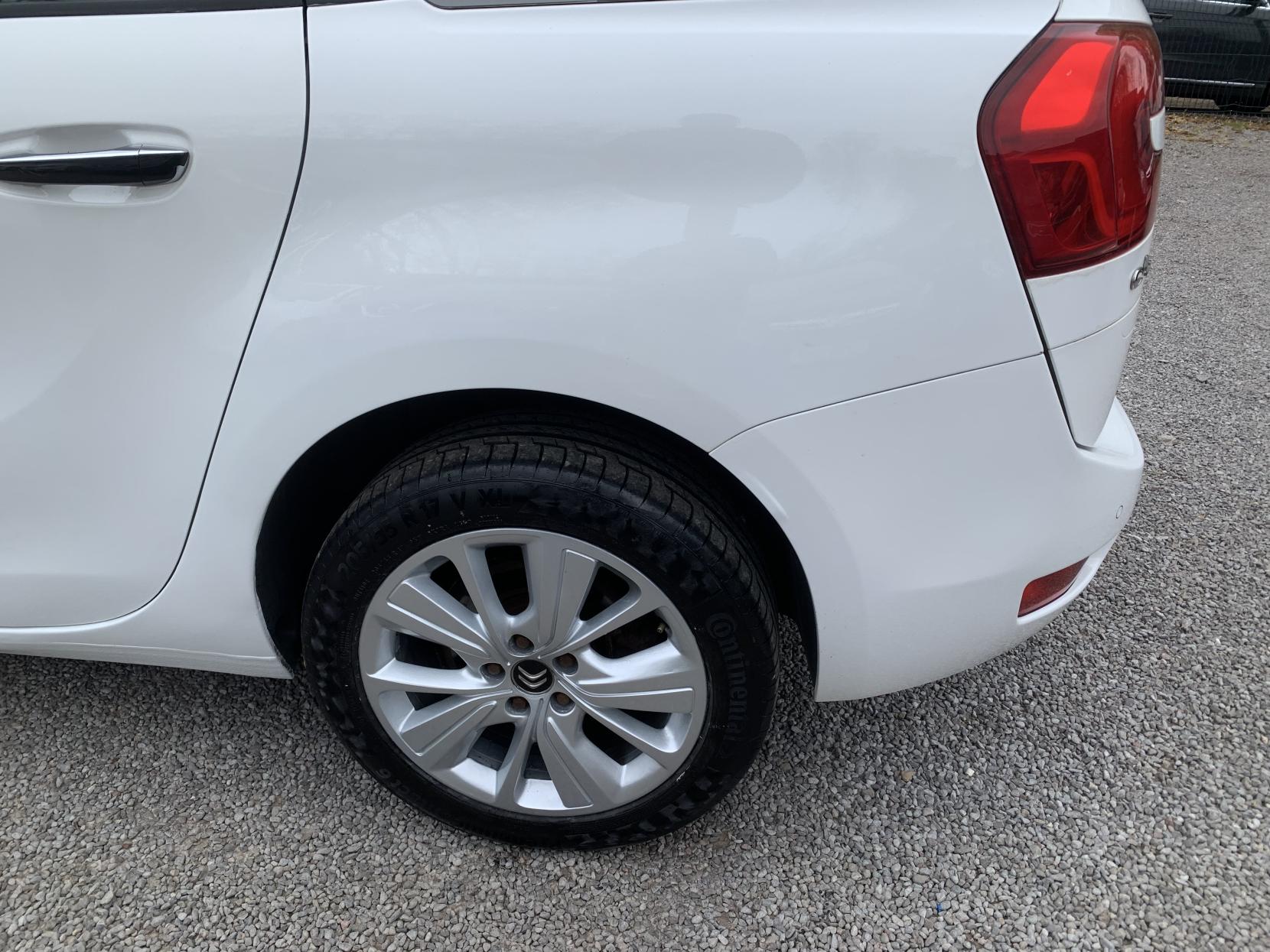 Citroen Grand C4 Picasso 1.6 e-HDi Airdream Exclusive MPV 5dr Diesel ETG6 Euro 5 (s/s) (115 ps)