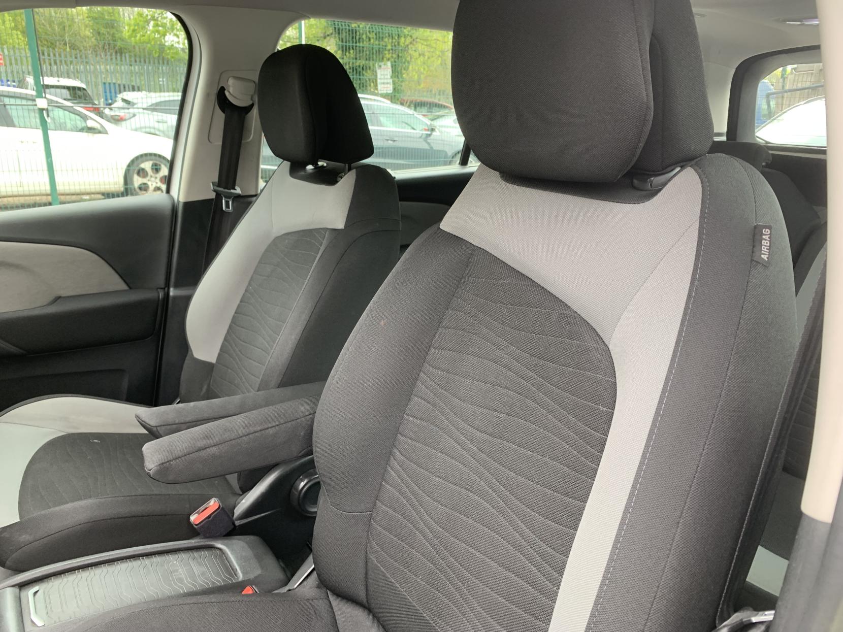 Citroen Grand C4 Picasso 1.6 e-HDi Airdream Exclusive MPV 5dr Diesel ETG6 Euro 5 (s/s) (115 ps)