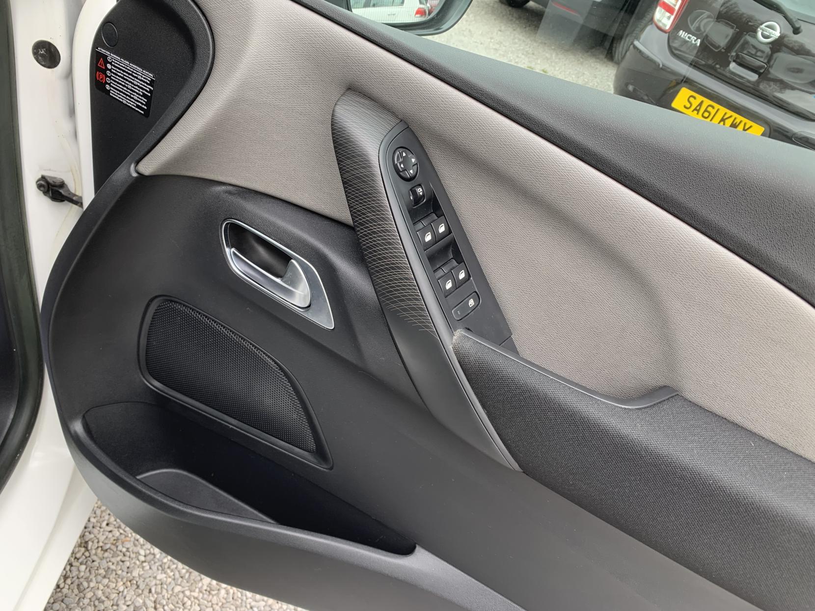 Citroen Grand C4 Picasso 1.6 e-HDi Airdream Exclusive MPV 5dr Diesel ETG6 Euro 5 (s/s) (115 ps)