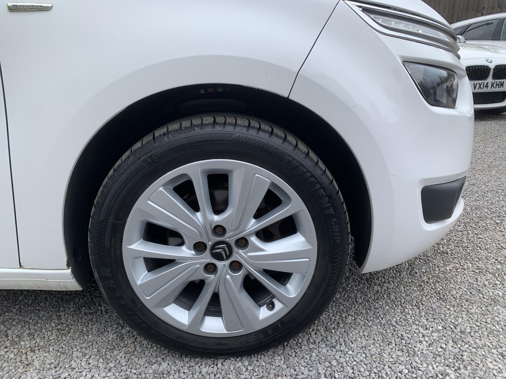 Citroen Grand C4 Picasso 1.6 e-HDi Airdream Exclusive MPV 5dr Diesel ETG6 Euro 5 (s/s) (115 ps)