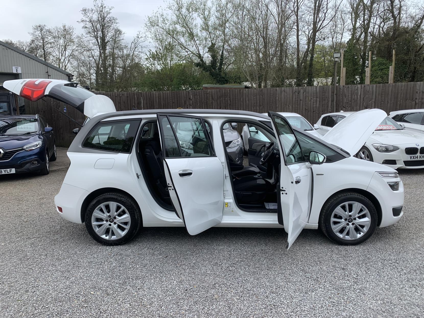 Citroen Grand C4 Picasso 1.6 e-HDi Airdream Exclusive MPV 5dr Diesel ETG6 Euro 5 (s/s) (115 ps)