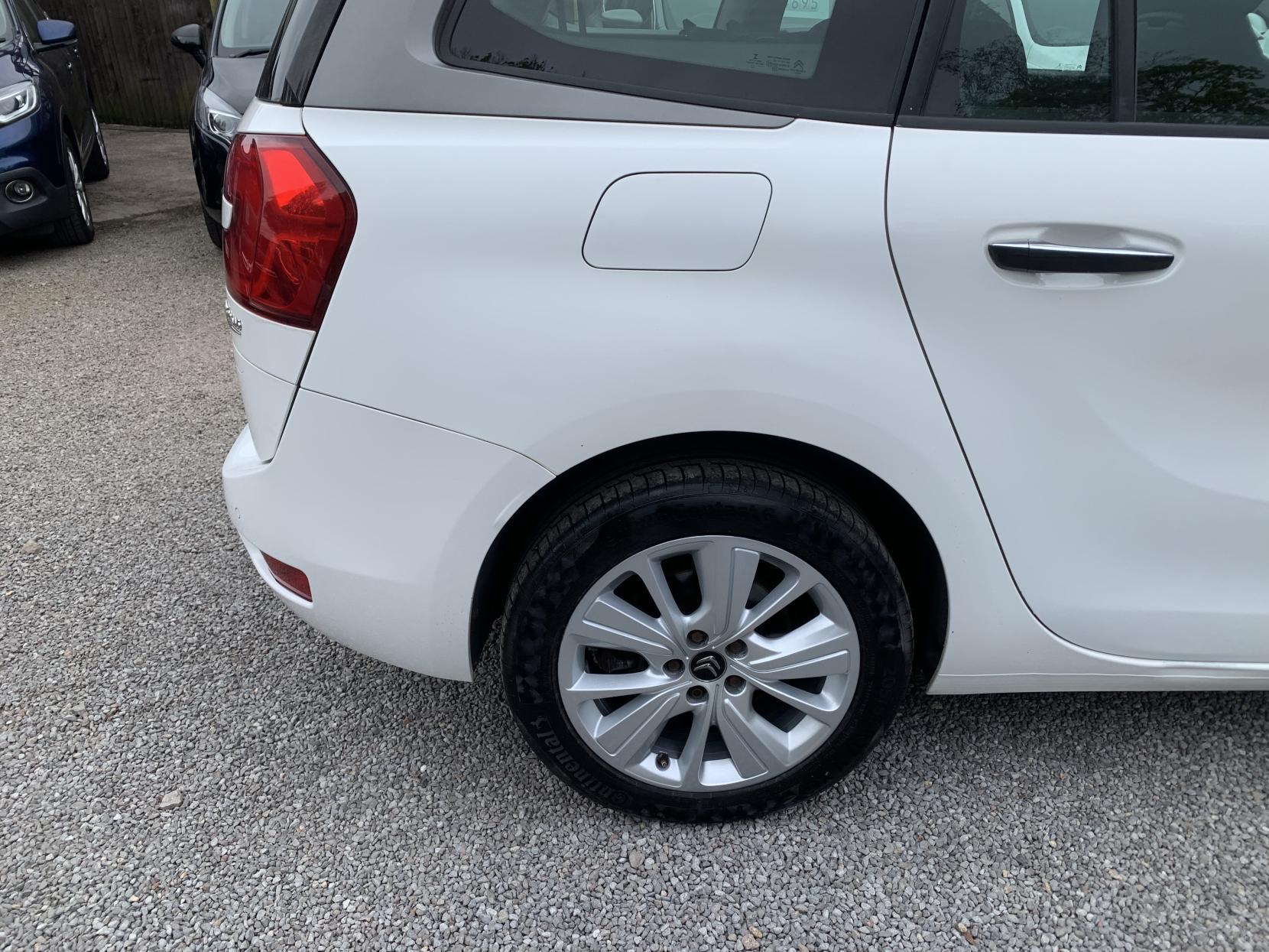 Citroen Grand C4 Picasso 1.6 e-HDi Airdream Exclusive MPV 5dr Diesel ETG6 Euro 5 (s/s) (115 ps)