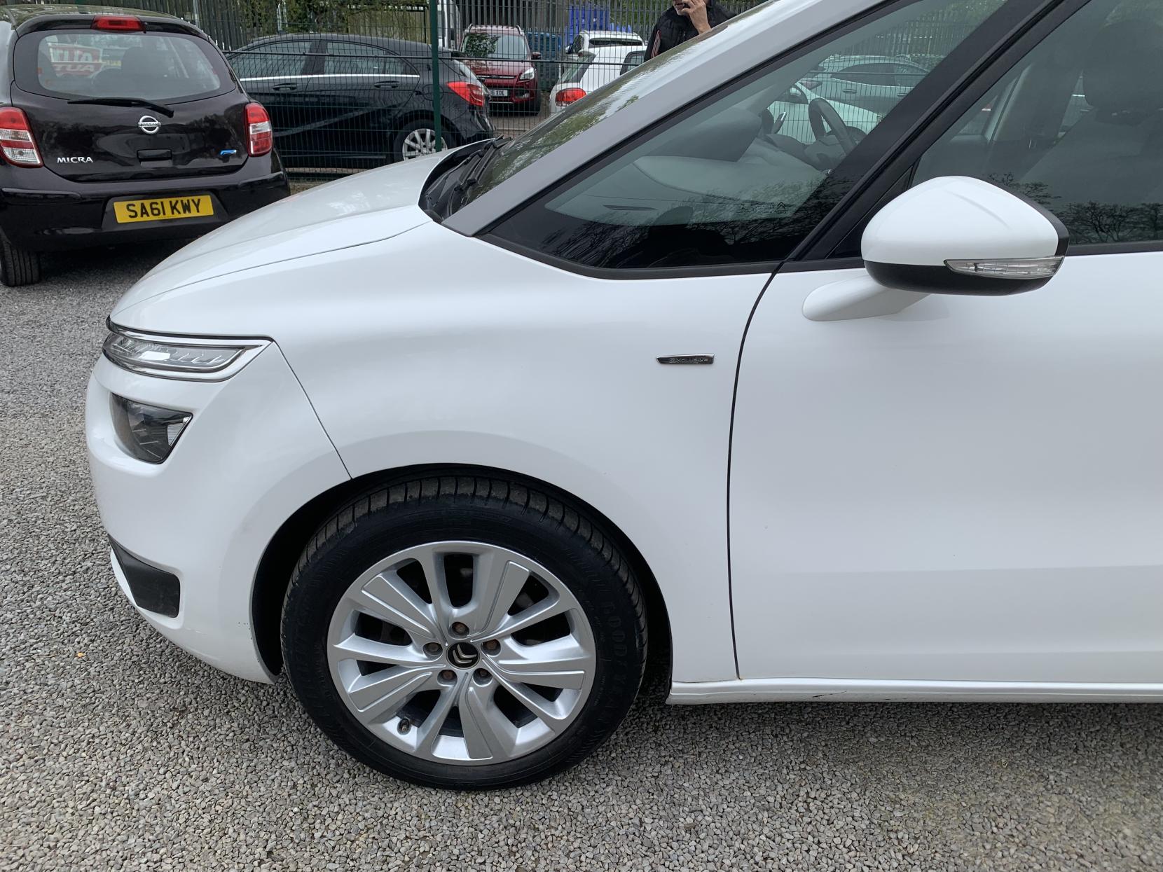 Citroen Grand C4 Picasso 1.6 e-HDi Airdream Exclusive MPV 5dr Diesel ETG6 Euro 5 (s/s) (115 ps)