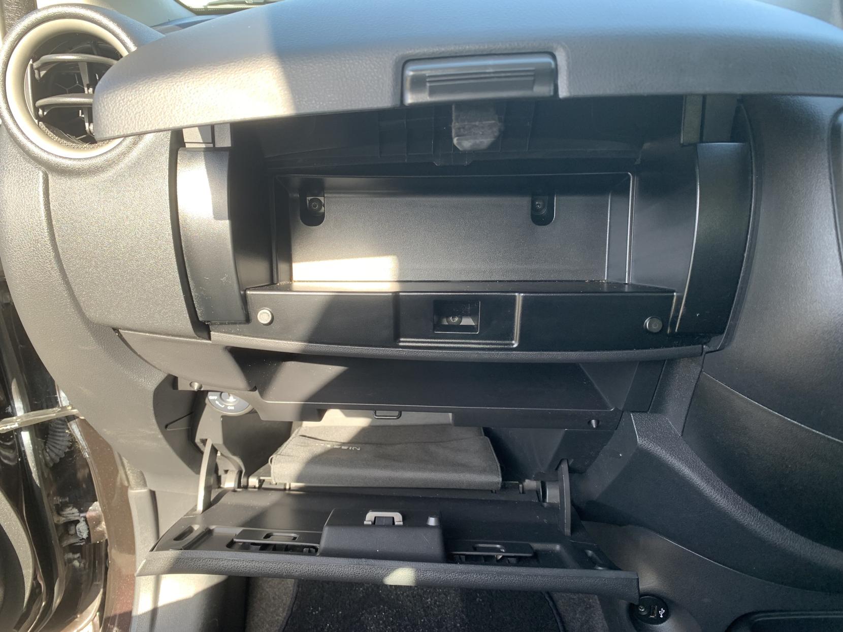 Nissan Micra 1.2 12V Acenta Hatchback 5dr Petrol CVT Euro 5 (80 ps)