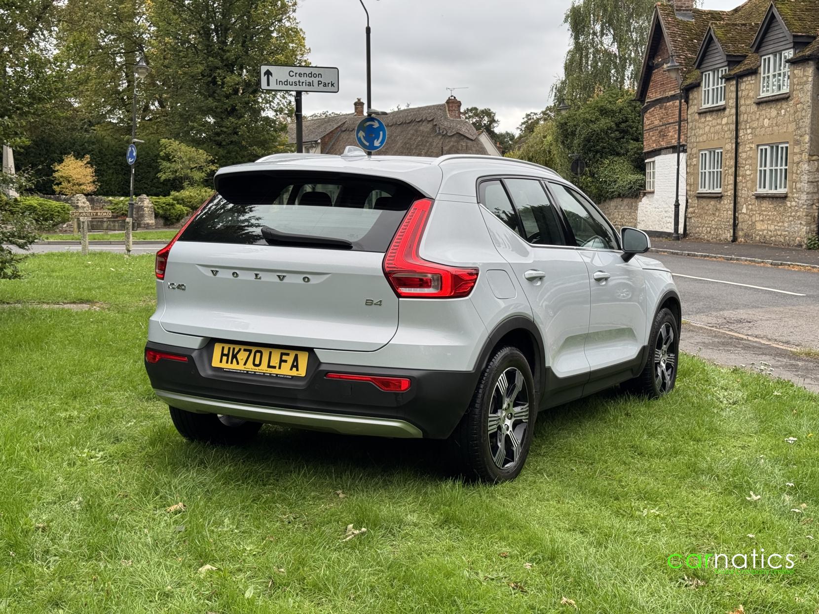 Volvo XC40 2.0 B4 MHEV Inscription SUV 5dr Petrol Hybrid Auto Euro 6 (s/s) (197 ps)