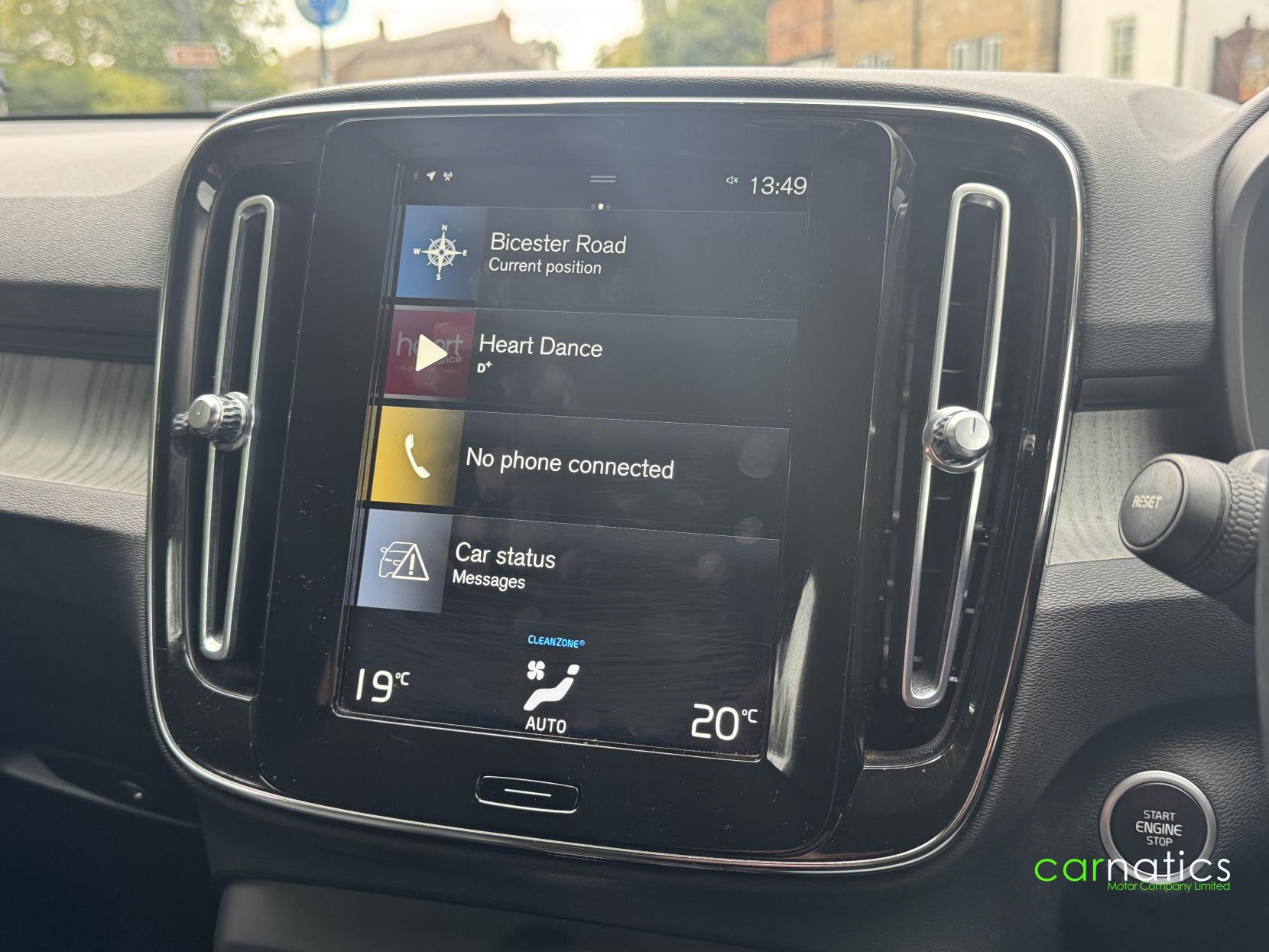 Volvo XC40 2.0 B4 MHEV Inscription SUV 5dr Petrol Hybrid Auto Euro 6 (s/s) (197 ps)