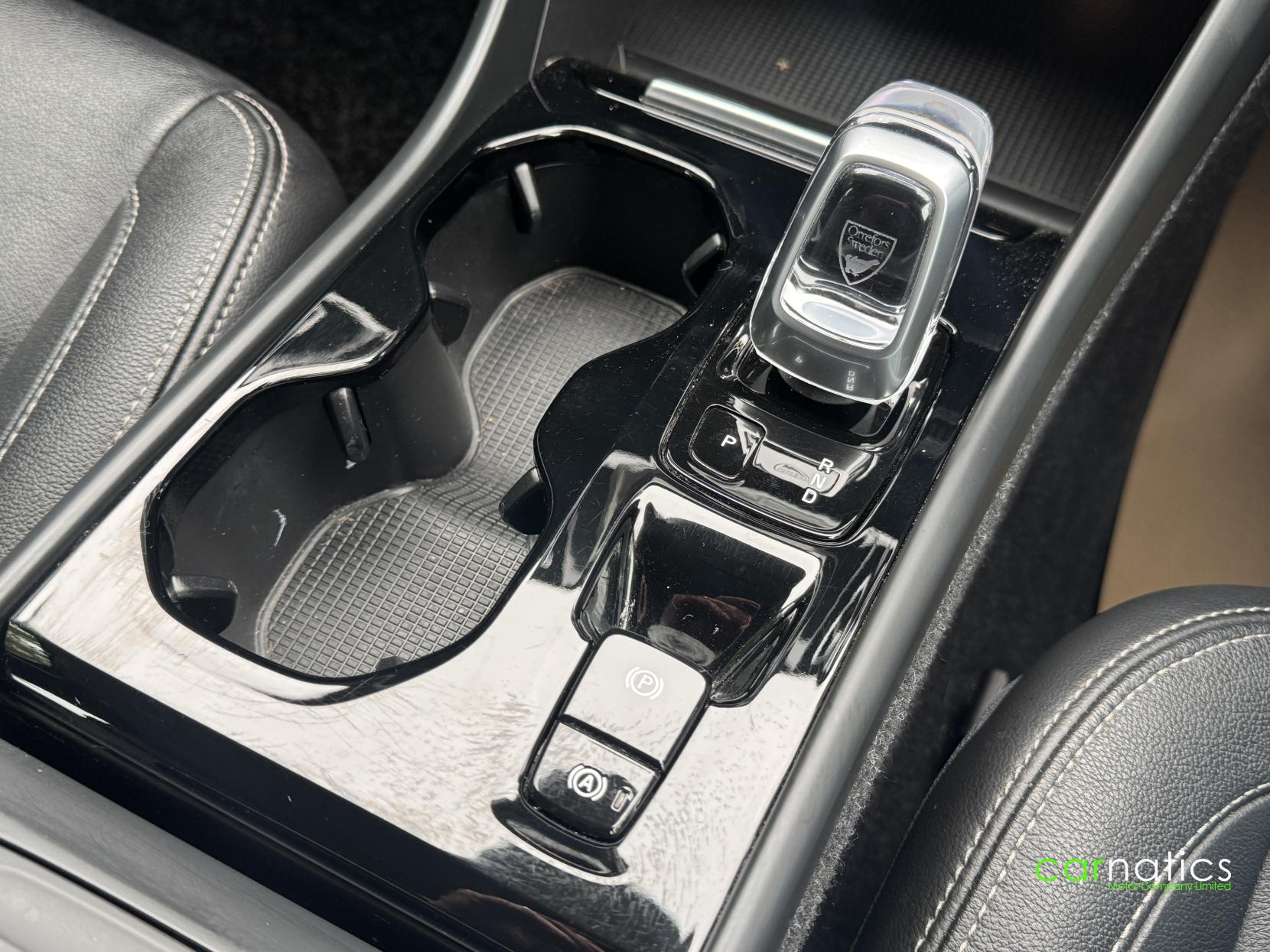 Volvo XC40 2.0 B4 MHEV Inscription SUV 5dr Petrol Hybrid Auto Euro 6 (s/s) (197 ps)