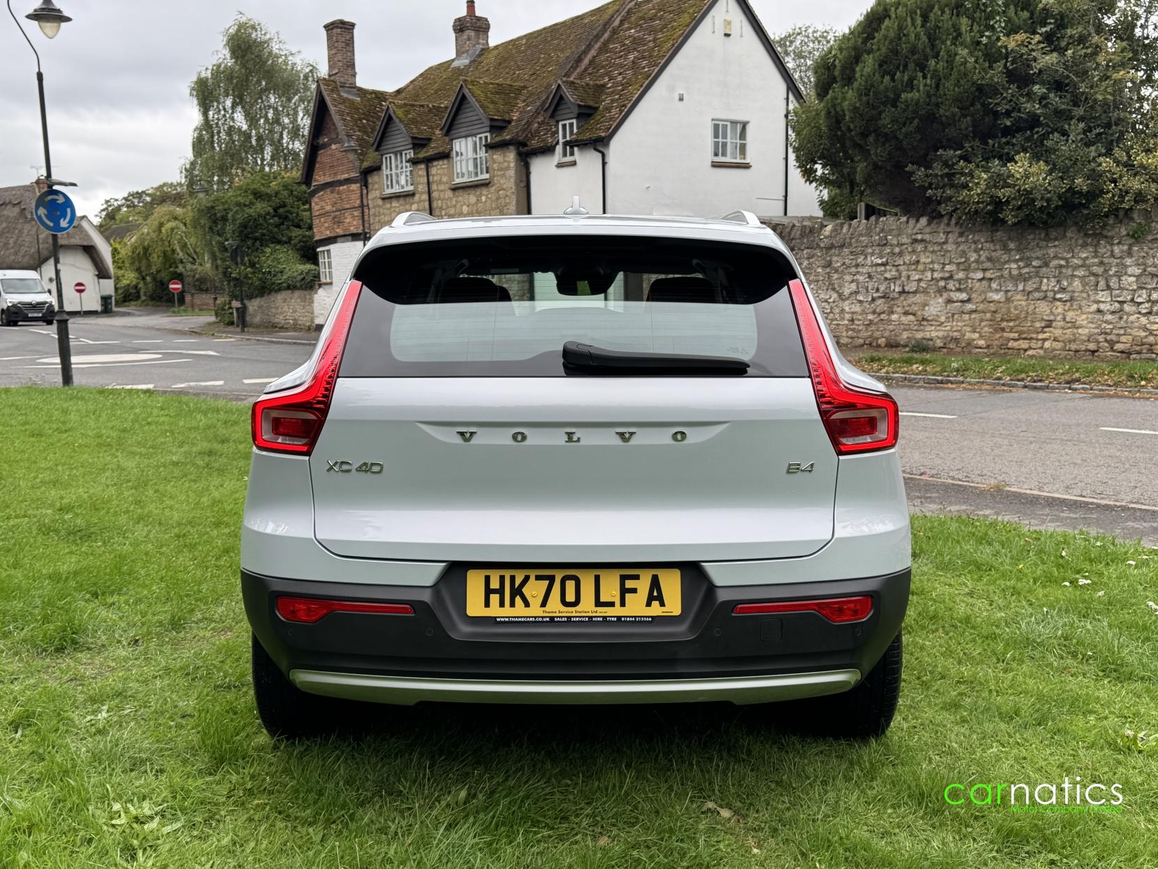 Volvo XC40 2.0 B4 MHEV Inscription SUV 5dr Petrol Hybrid Auto Euro 6 (s/s) (197 ps)