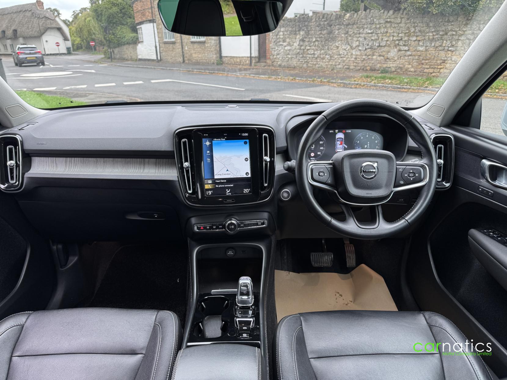 Volvo XC40 2.0 B4 MHEV Inscription SUV 5dr Petrol Hybrid Auto Euro 6 (s/s) (197 ps)