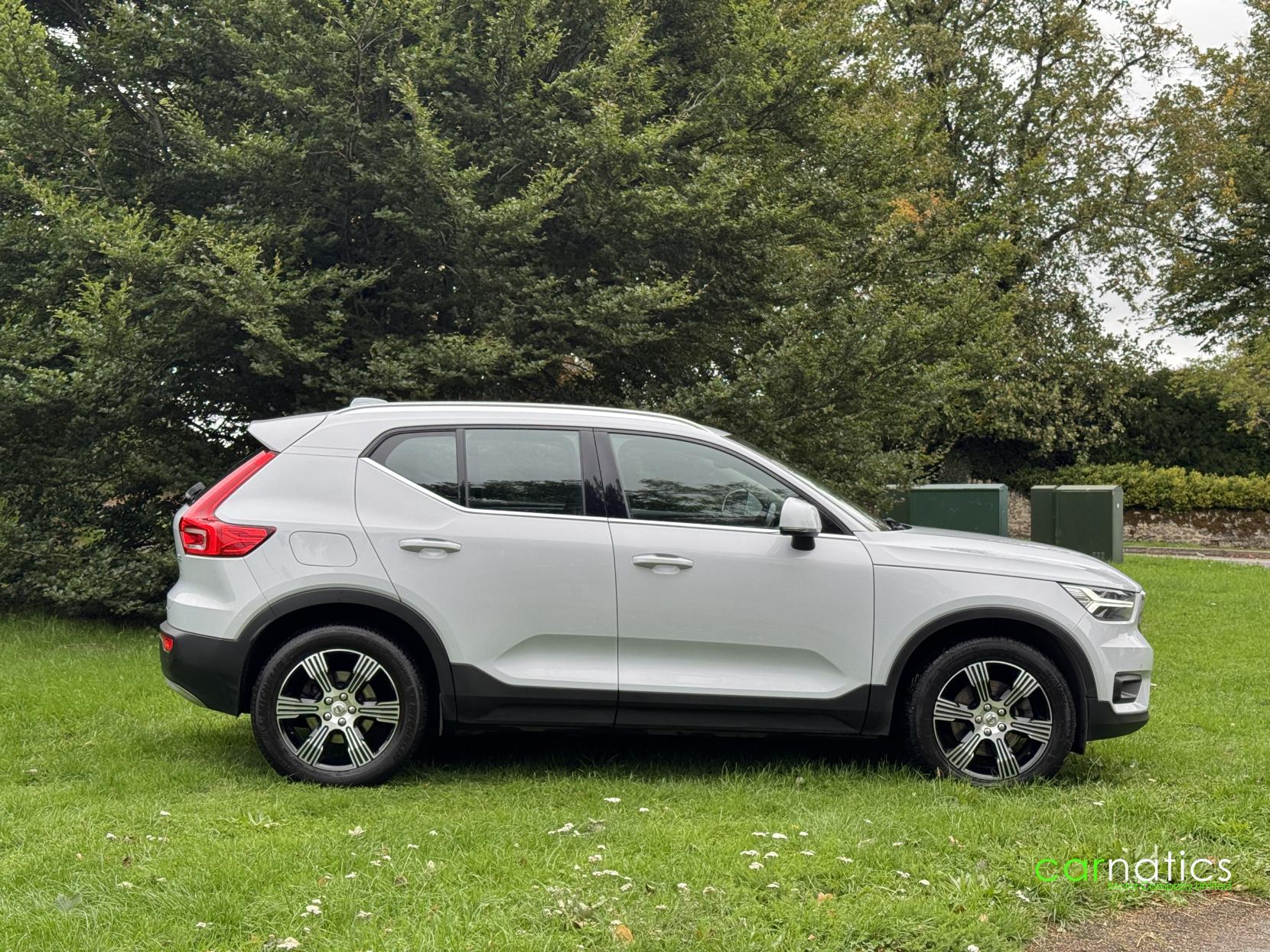 Volvo XC40 2.0 B4 MHEV Inscription SUV 5dr Petrol Hybrid Auto Euro 6 (s/s) (197 ps)