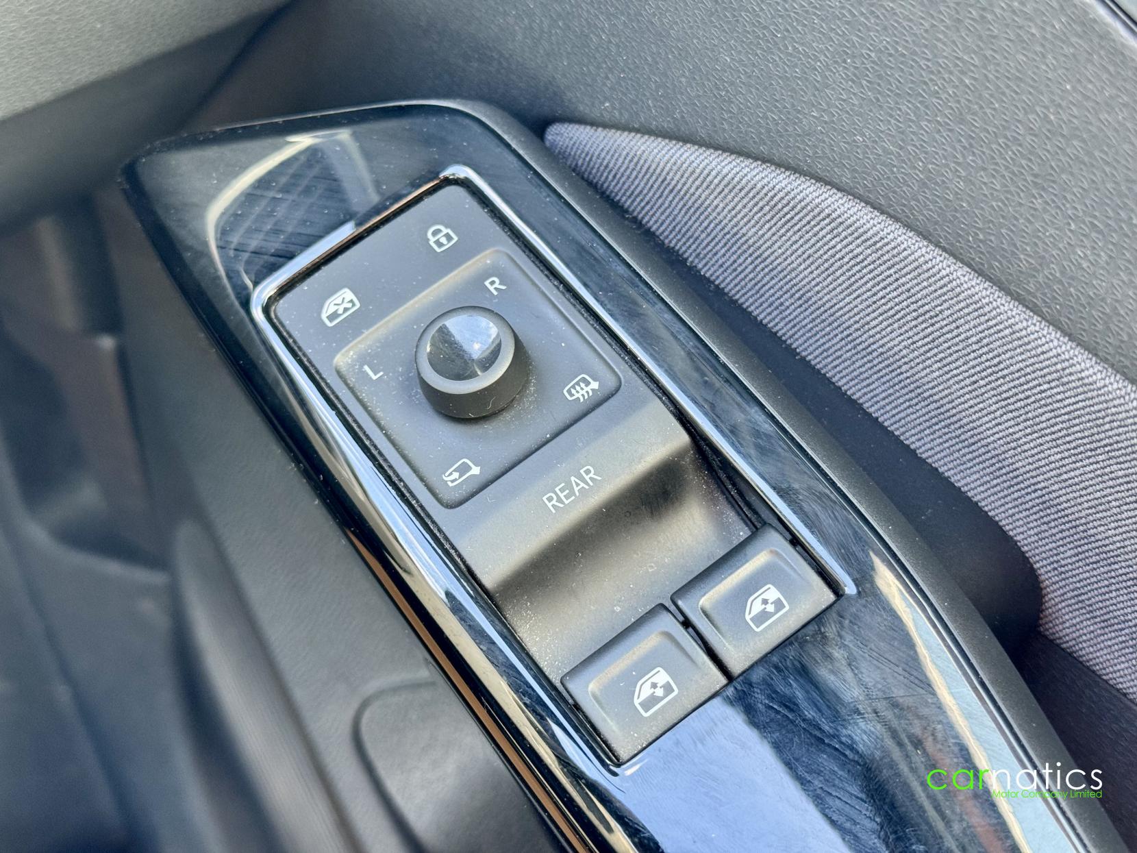 Volkswagen ID.3 Pro Performance 58kWh Life Hatchback 5dr Electric Auto (204 ps)