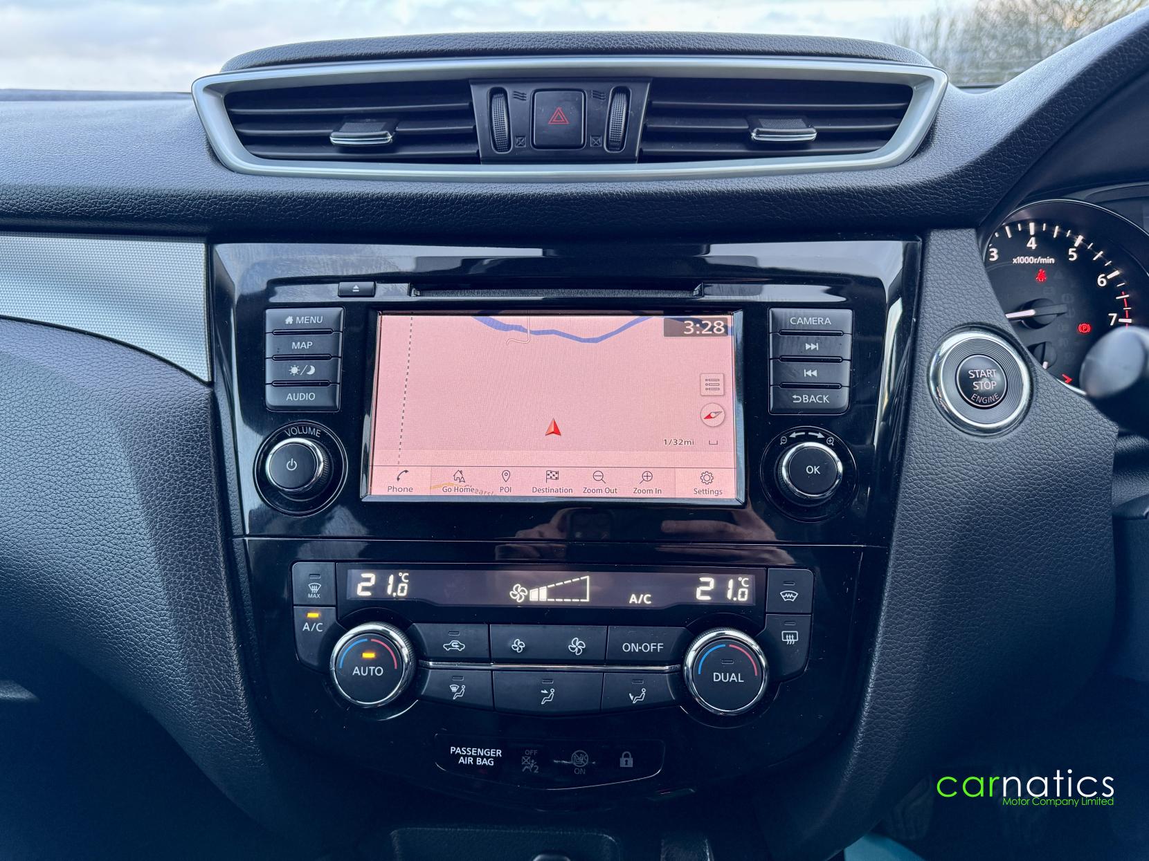 Nissan Qashqai 1.3 DIG-T N-Connecta SUV 5dr Petrol Manual Euro 6 (s/s) (140 ps)