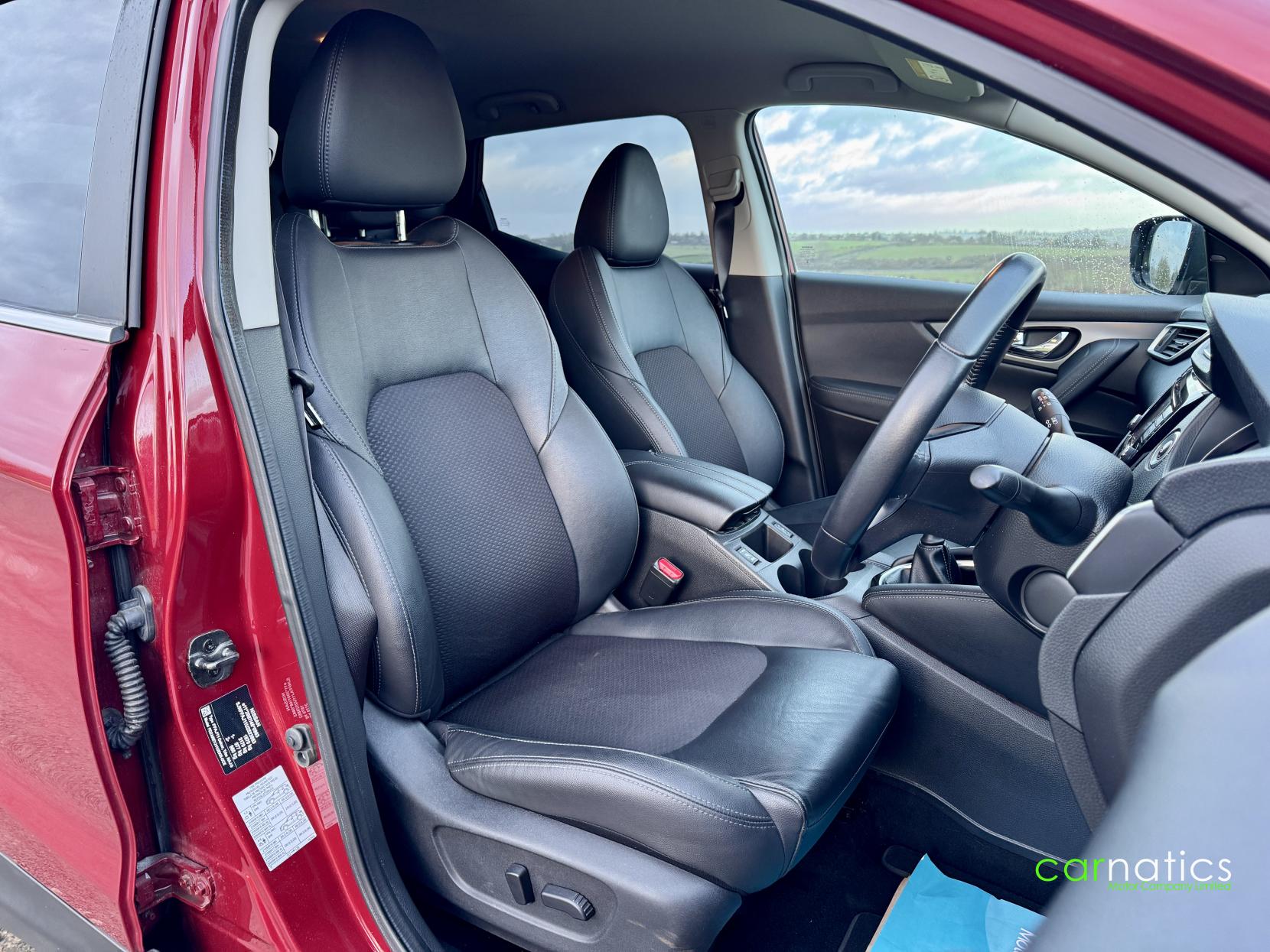 Nissan Qashqai 1.3 DIG-T N-Connecta SUV 5dr Petrol Manual Euro 6 (s/s) (140 ps)