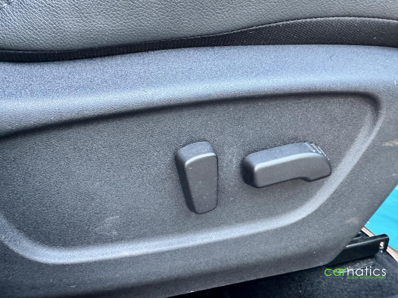 Nissan Qashqai 1.3 DIG-T N-Connecta SUV 5dr Petrol Manual Euro 6 (s/s) (140 ps)