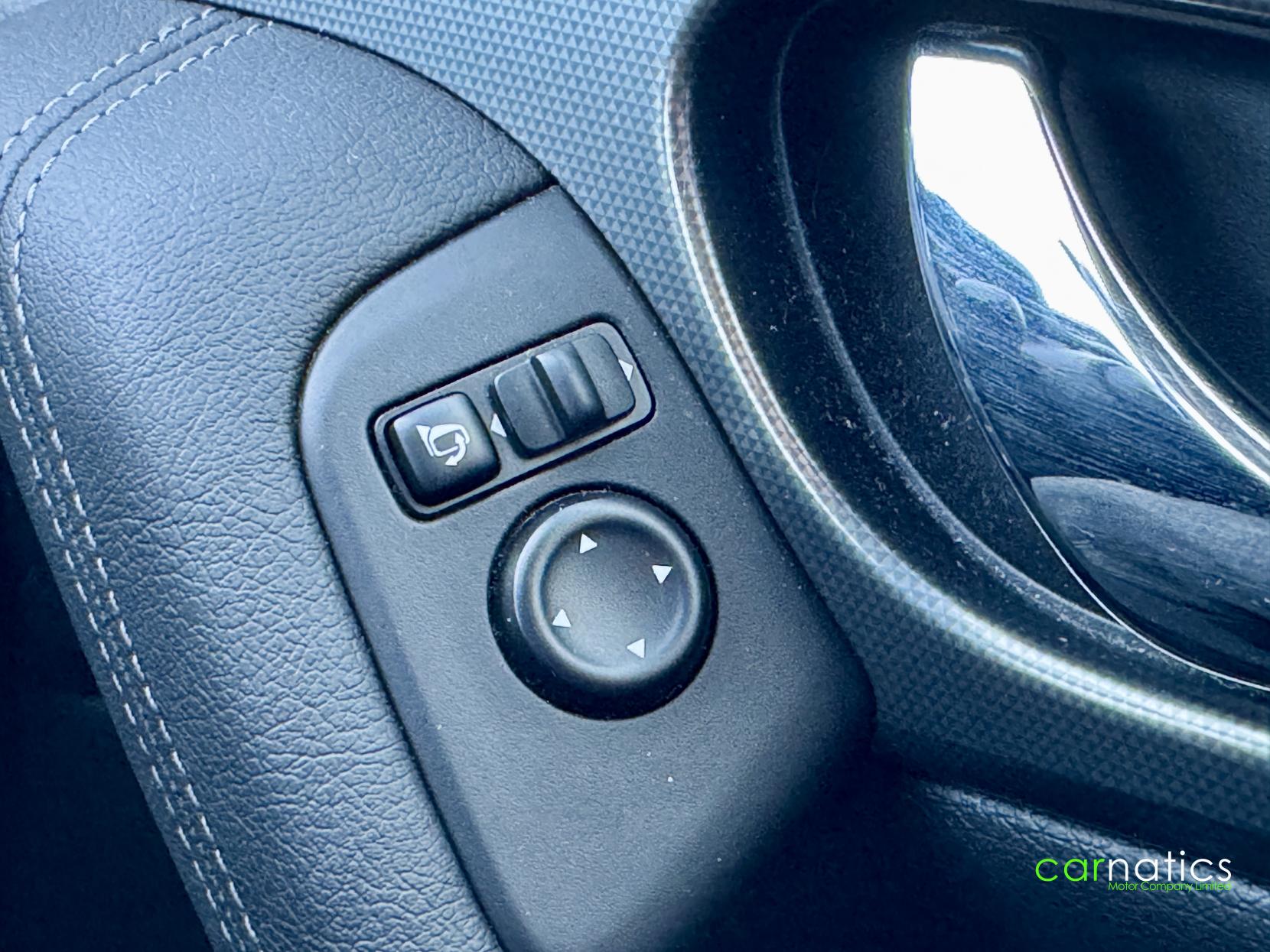 Nissan Qashqai 1.3 DIG-T N-Connecta SUV 5dr Petrol Manual Euro 6 (s/s) (140 ps)