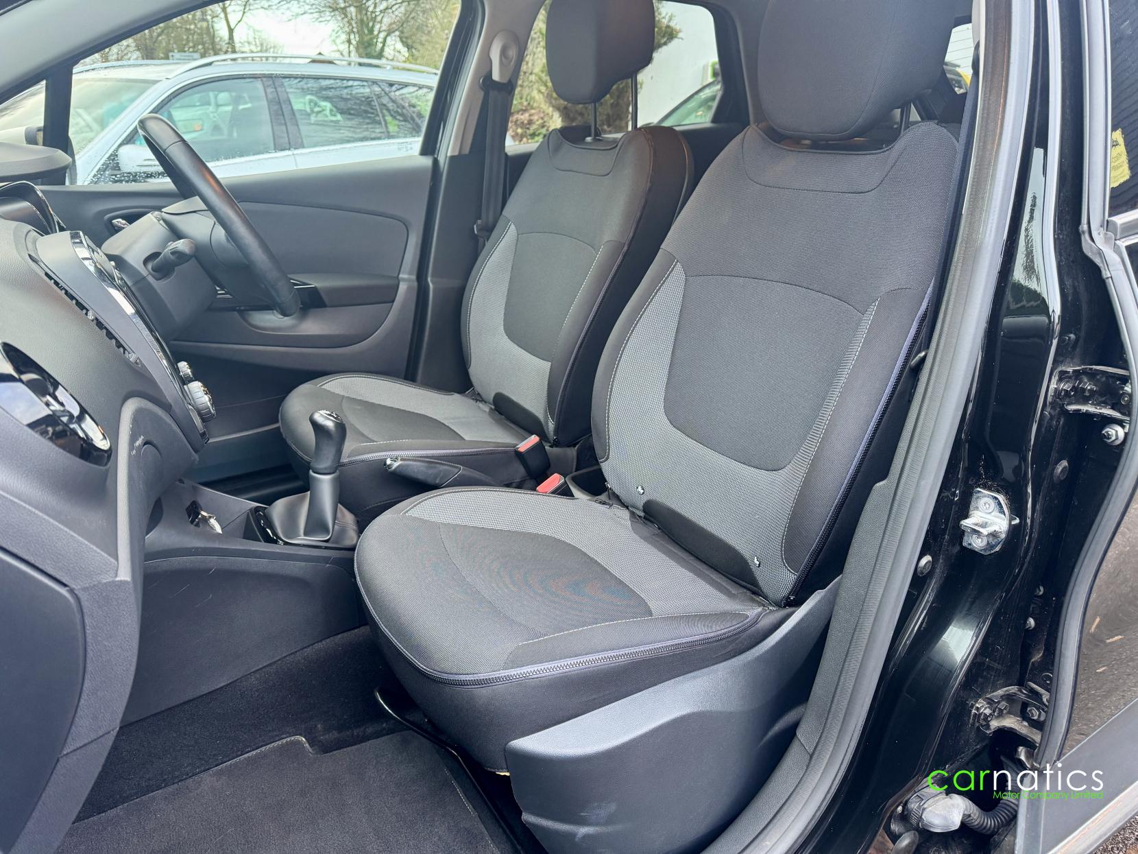 Renault Captur 0.9 TCe ENERGY Dynamique S Nav SUV 5dr Petrol Manual Euro 6 (s/s) (90 ps)