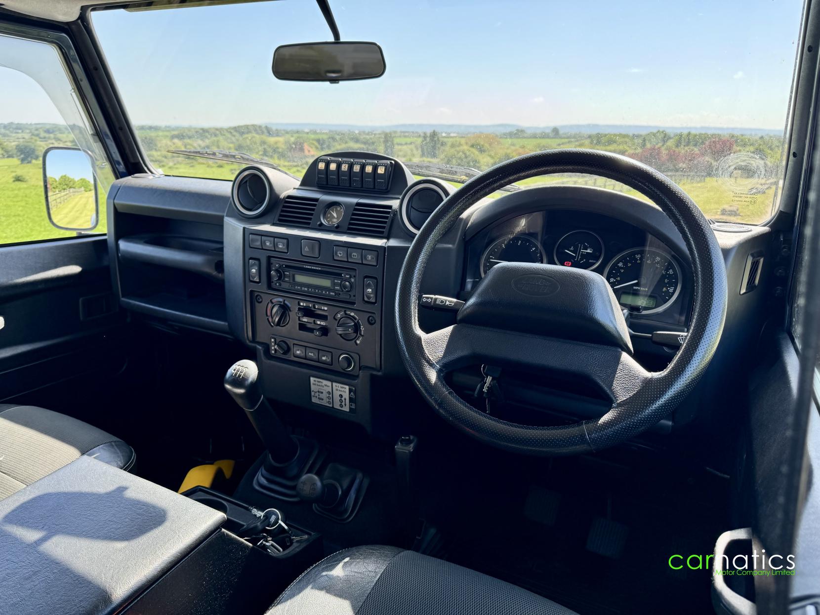 Land Rover Defender 110 2.4 TDCi XS SUV 5dr Diesel Manual 4WD MWB Euro 4 (122 bhp)