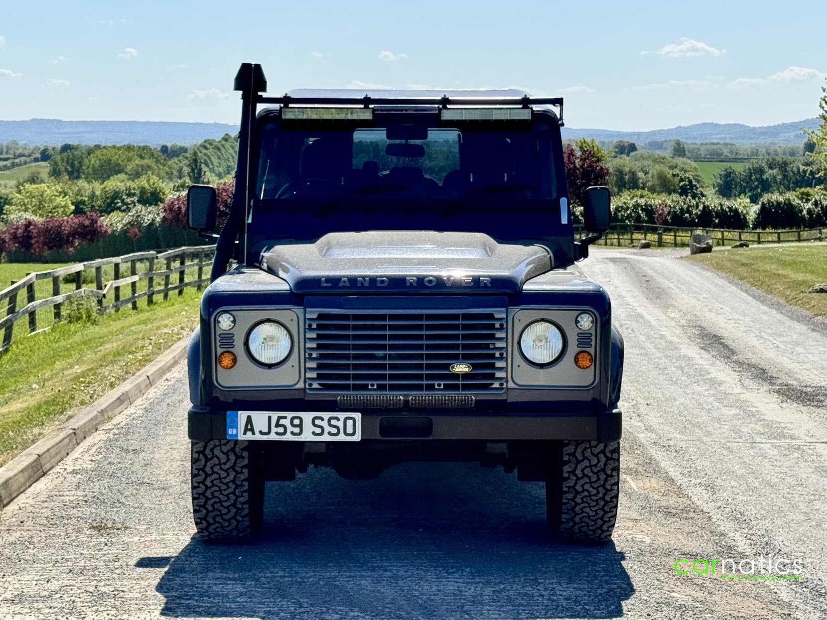 Land Rover Defender 110 2.4 TDCi XS SUV 5dr Diesel Manual 4WD MWB Euro 4 (122 bhp)