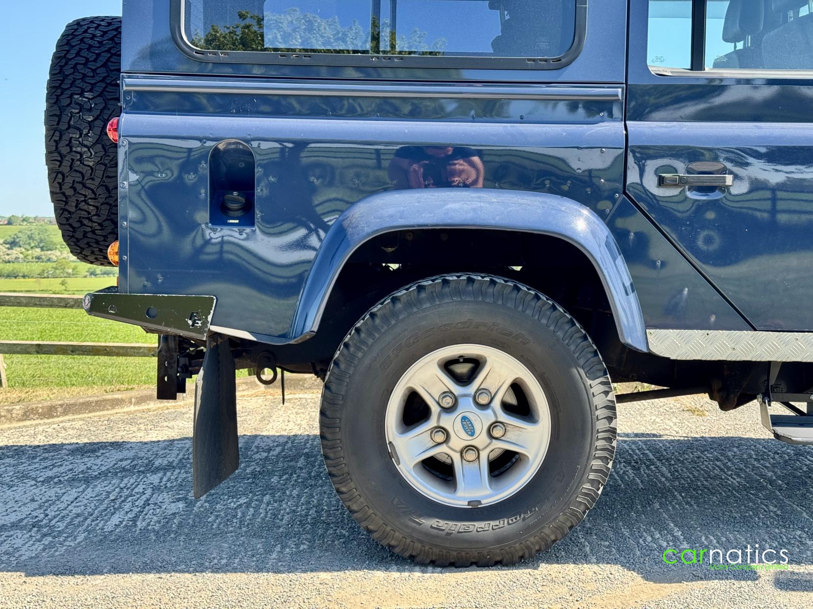Land Rover Defender 110 2.4 TDCi XS SUV 5dr Diesel Manual 4WD MWB Euro 4 (122 bhp)