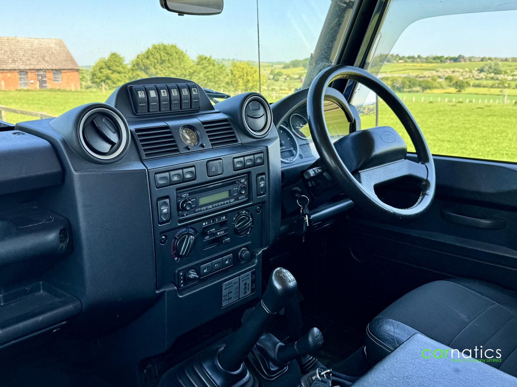 Land Rover Defender 110 2.4 TDCi XS SUV 5dr Diesel Manual 4WD MWB Euro 4 (122 bhp)
