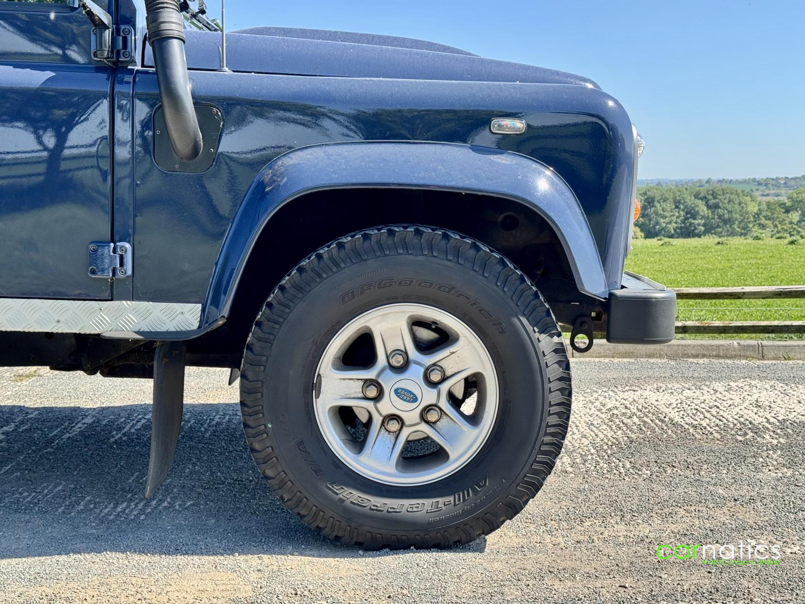 Land Rover Defender 110 2.4 TDCi XS SUV 5dr Diesel Manual 4WD MWB Euro 4 (122 bhp)