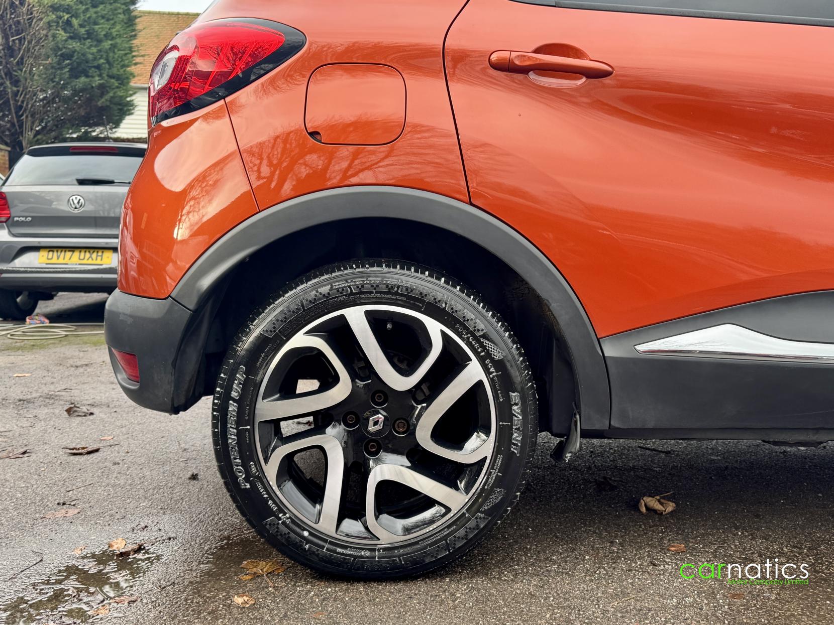 Renault Captur 1.2 TCe Dynamique S MediaNav SUV 5dr Petrol EDC Euro 5 (120 ps)