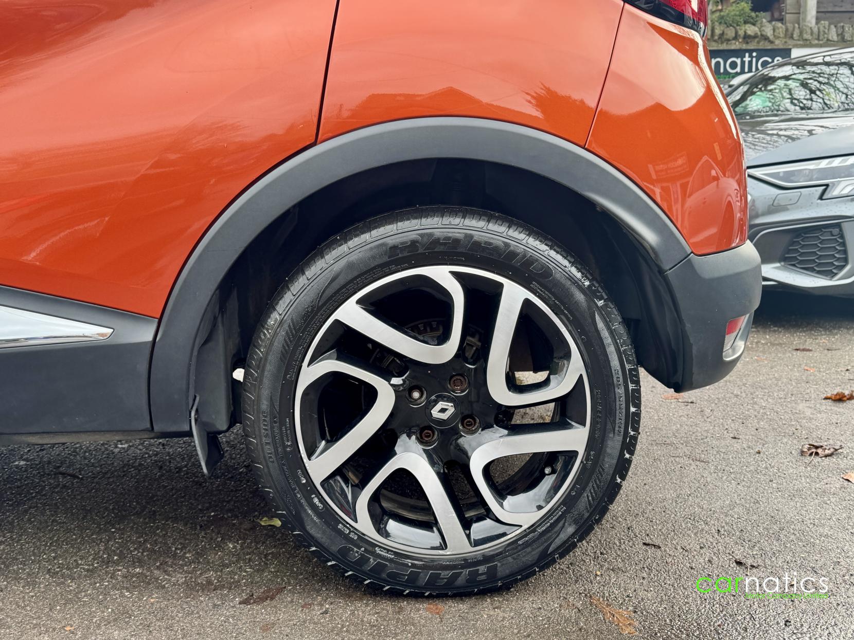 Renault Captur 1.2 TCe Dynamique S MediaNav SUV 5dr Petrol EDC Euro 5 (120 ps)