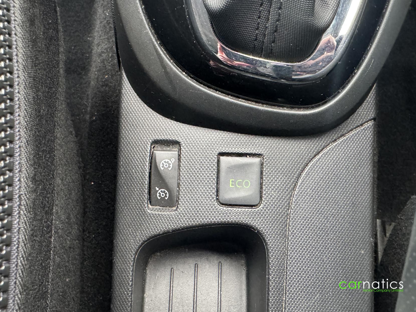 Renault Captur 1.2 TCe Dynamique S MediaNav SUV 5dr Petrol EDC Euro 5 (120 ps)