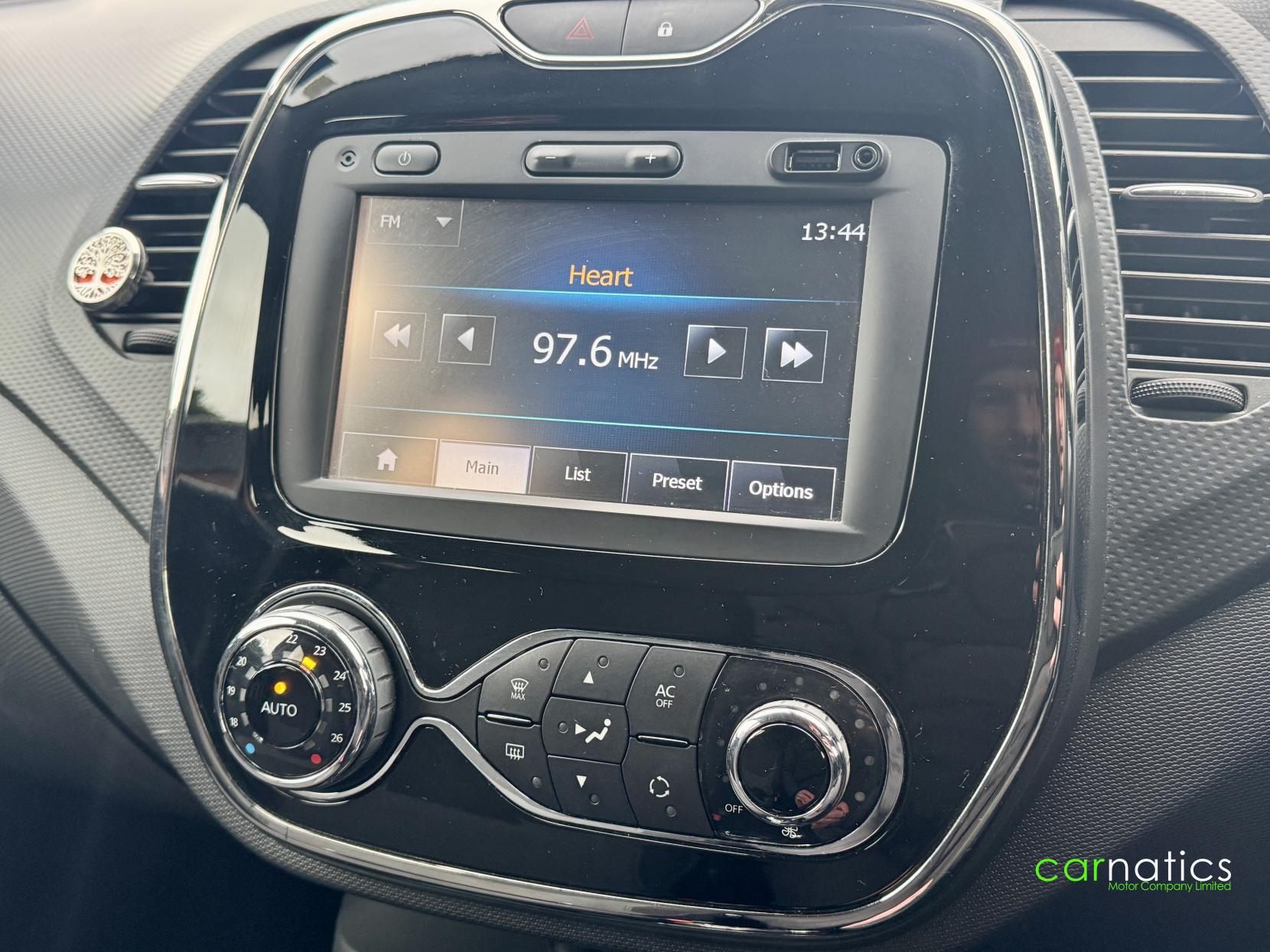 Renault Captur 1.2 TCe Dynamique S MediaNav SUV 5dr Petrol EDC Euro 5 (120 ps)