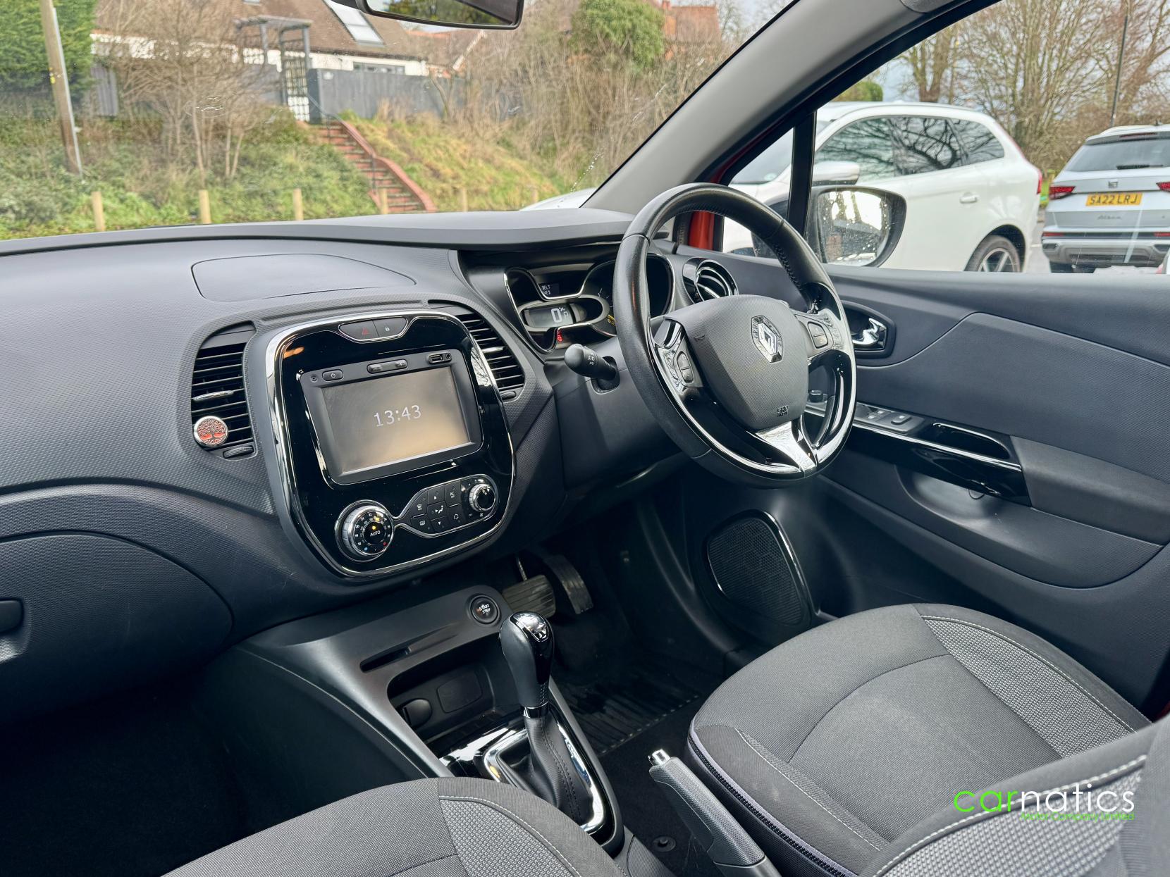 Renault Captur 1.2 TCe Dynamique S MediaNav SUV 5dr Petrol EDC Euro 5 (120 ps)