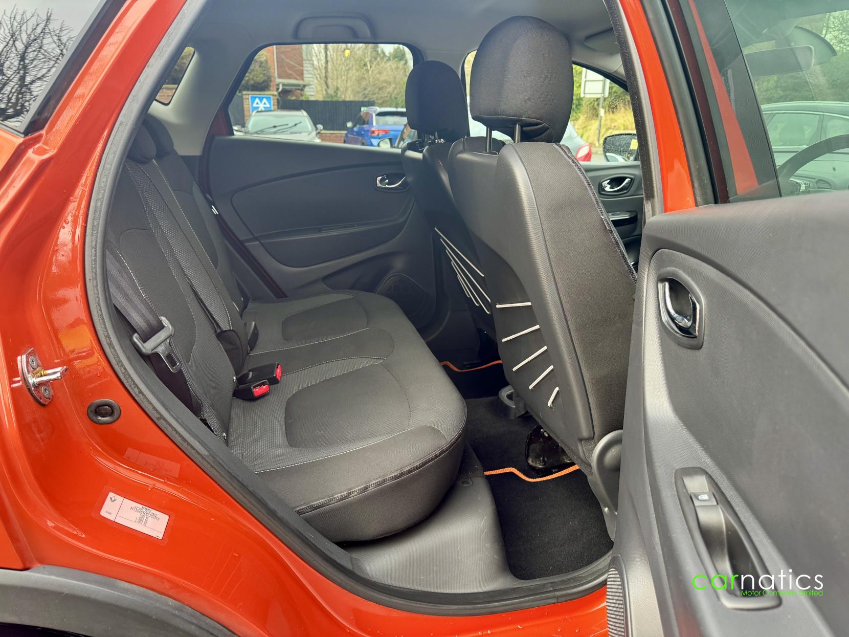 Renault Captur 1.2 TCe Dynamique S MediaNav SUV 5dr Petrol EDC Euro 5 (120 ps)