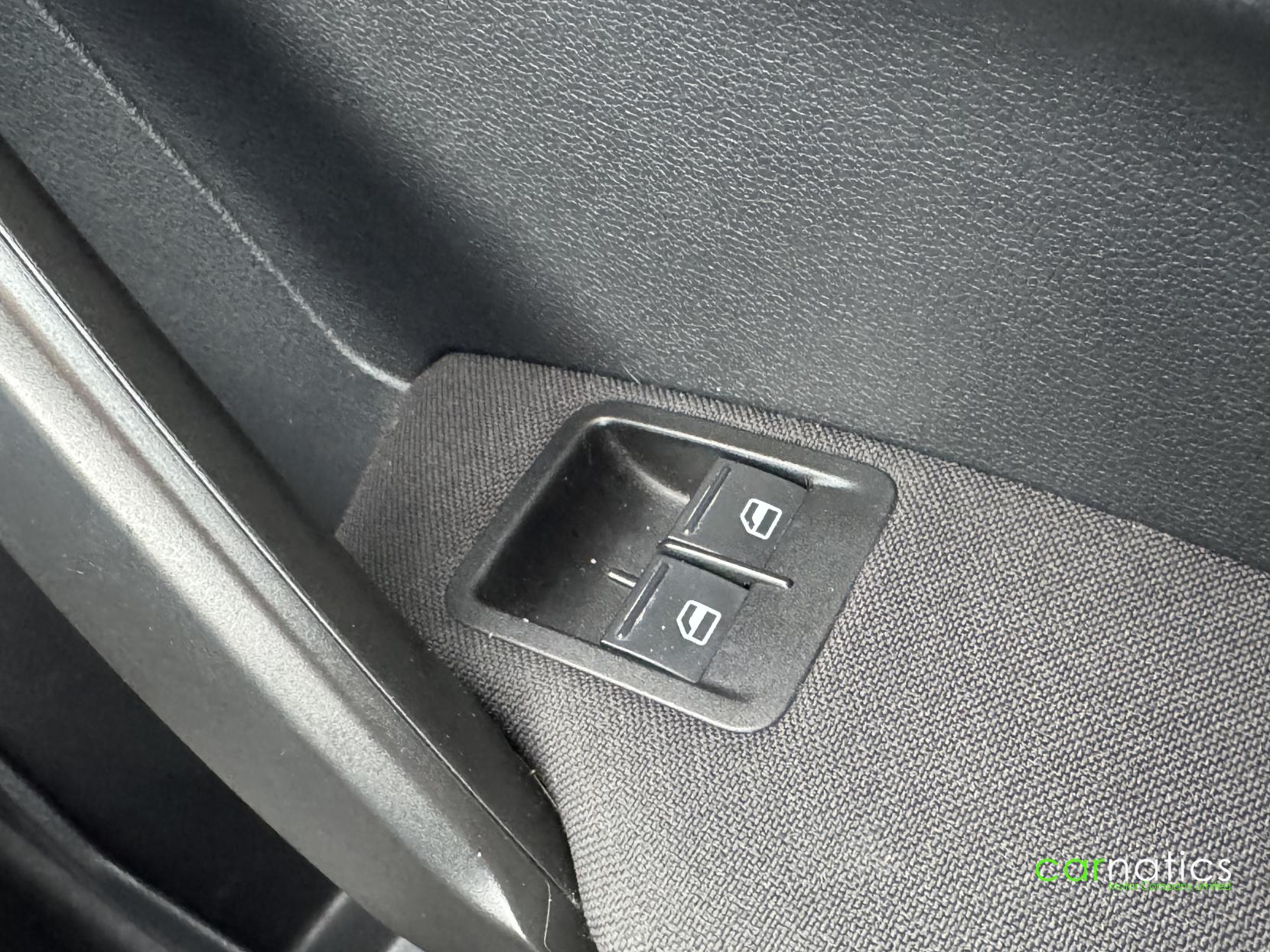 Volkswagen Caddy Maxi Life 2.0 TDI BlueMotion Tech MPV 5dr Diesel Manual Euro 6 (s/s) (102 ps)