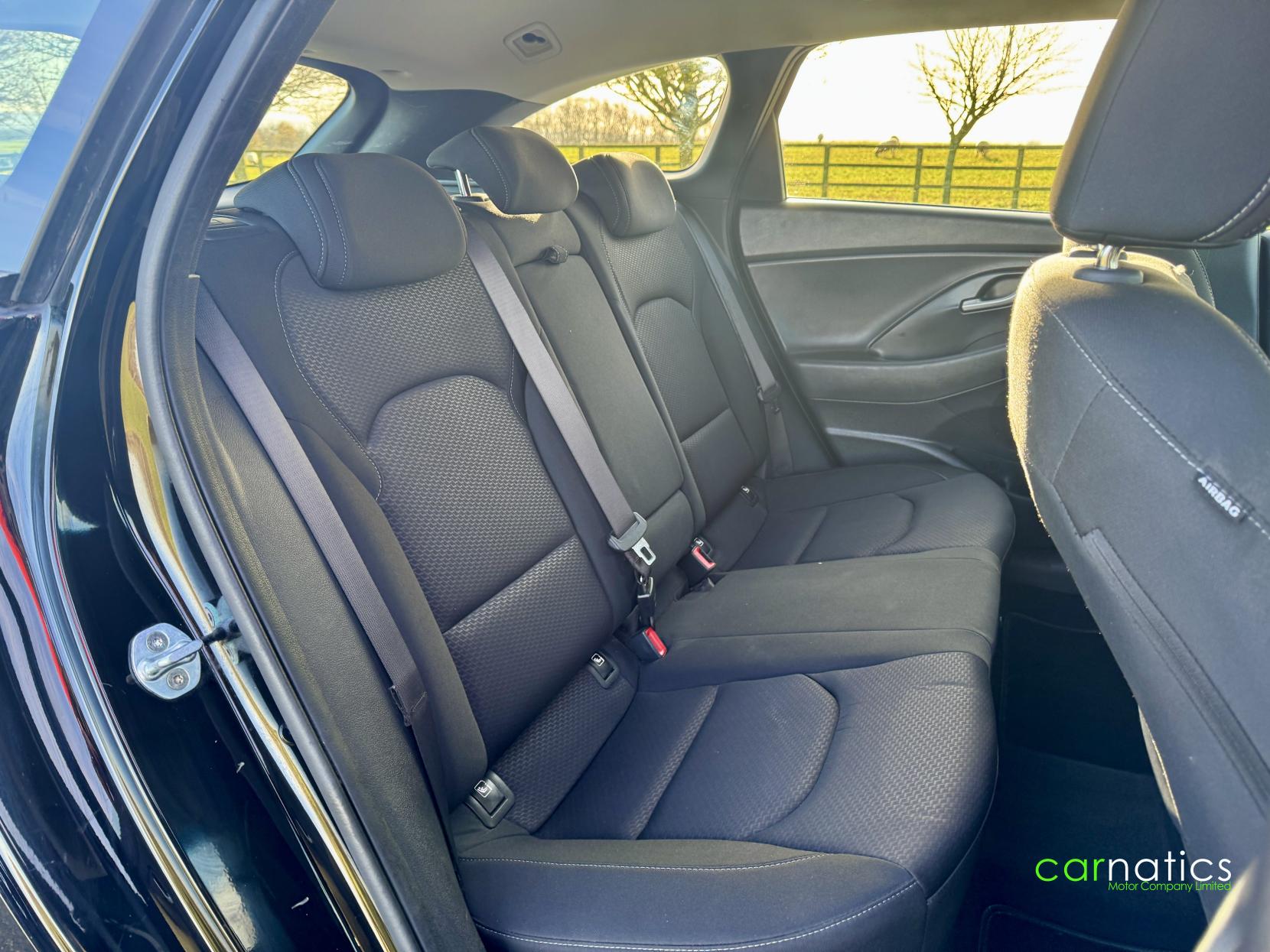 Hyundai i30 1.6 CRDi SE Nav Tourer 5dr Diesel Manual Euro 6 (s/s) (110 ps)