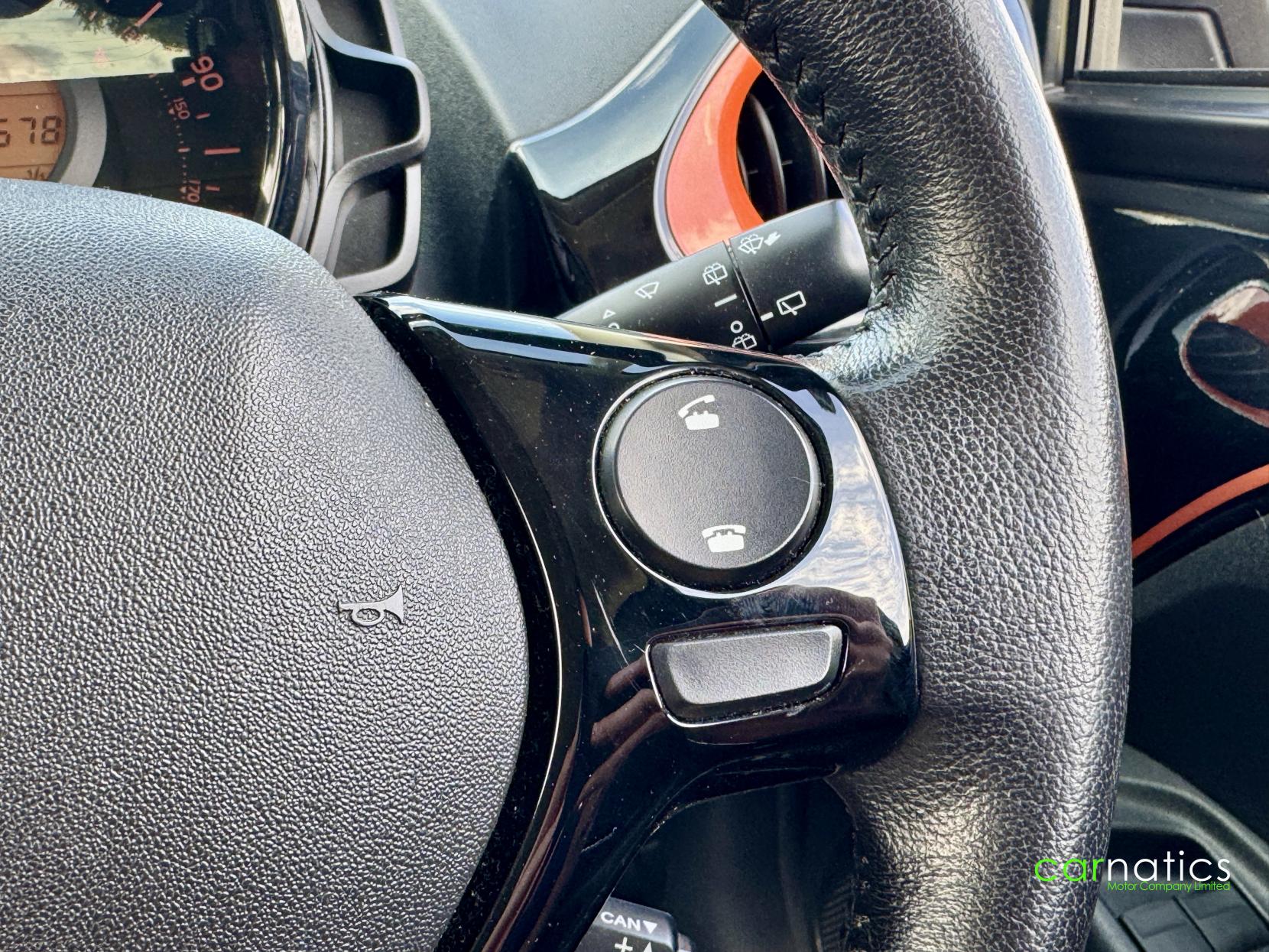 Peugeot 108 1.2 PureTech Roland Garros Top! 5dr Petrol Manual Euro 6 (82 ps)