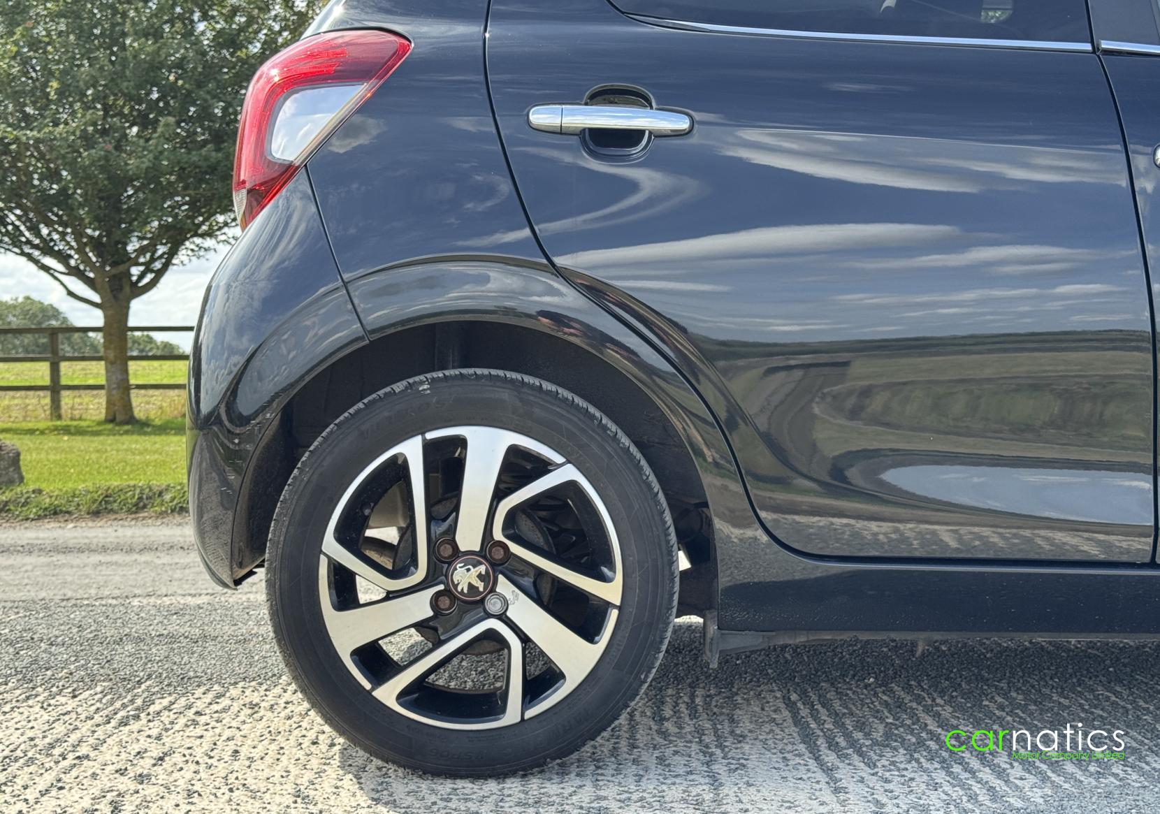 Peugeot 108 1.2 PureTech Roland Garros Top! 5dr Petrol Manual Euro 6 (82 ps)