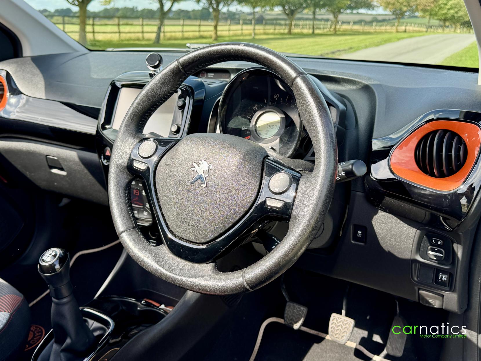 Peugeot 108 1.2 PureTech Roland Garros Top! 5dr Petrol Manual Euro 6 (82 ps)